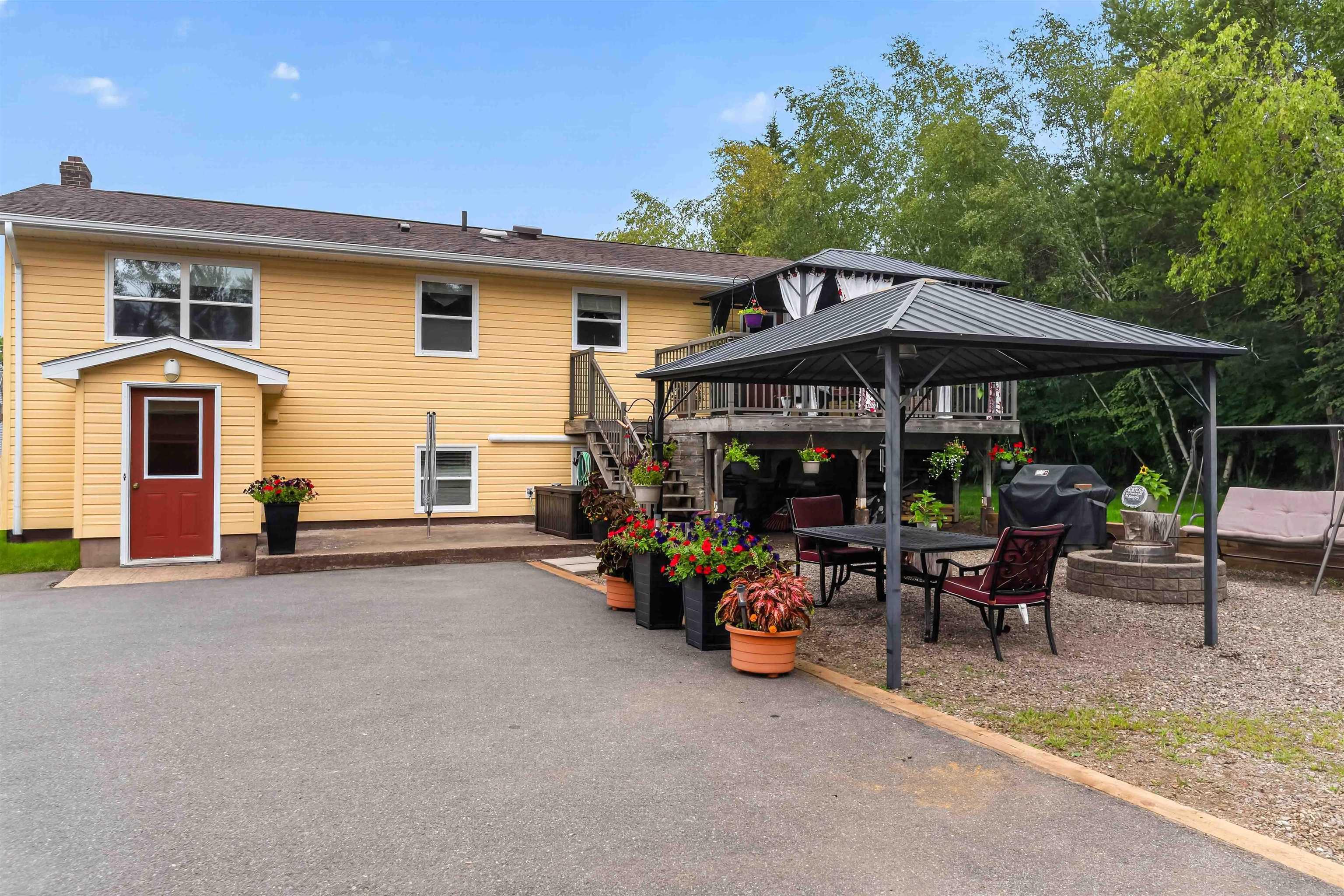$859,900.00: 1008 Country Club Boulevard, New Minas