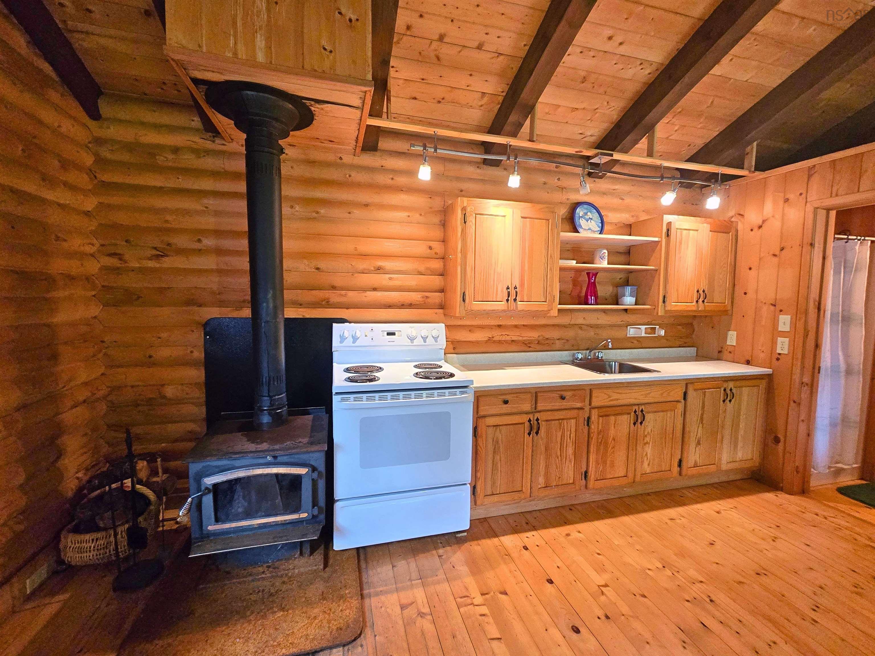 $199,000.00: 21 Lakefront Drive, Loch Lomond
