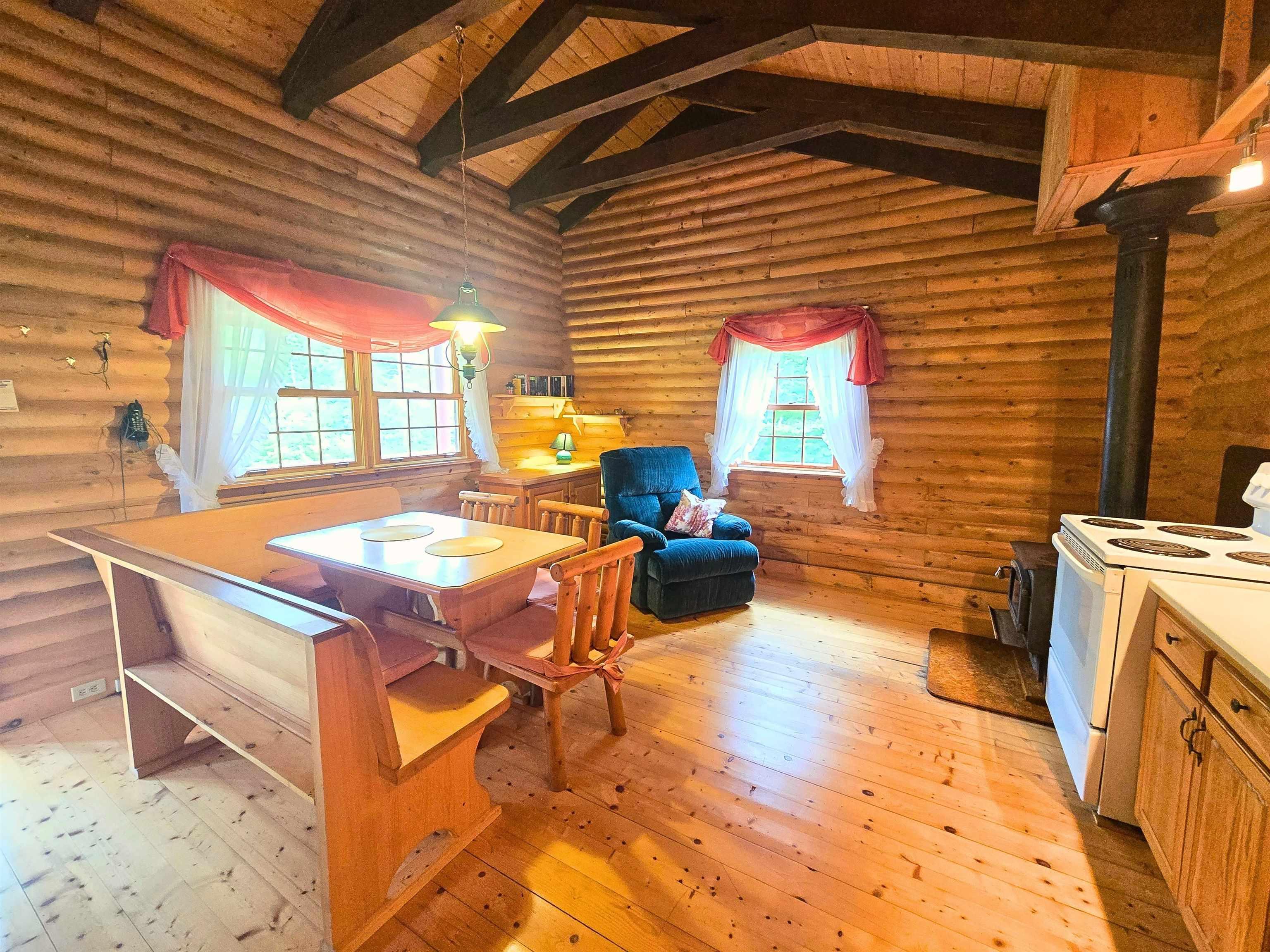 $199,000.00: 21 Lakefront Drive, Loch Lomond