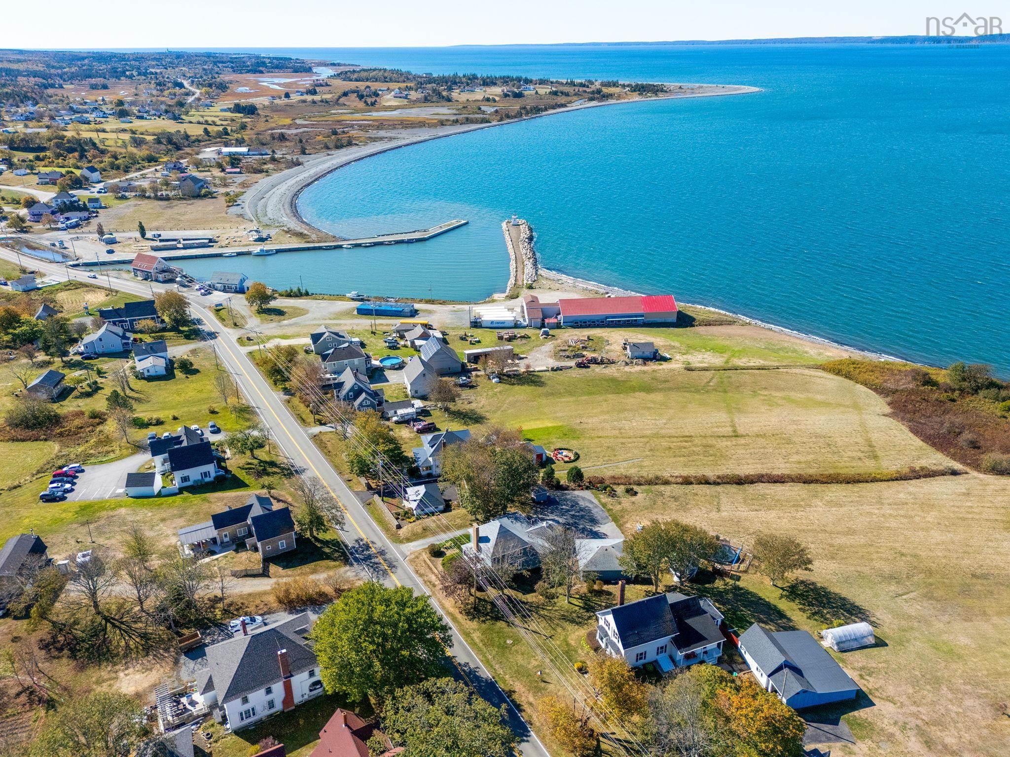 $575,000.00: 3315 1 Highway, Belliveaus Cove