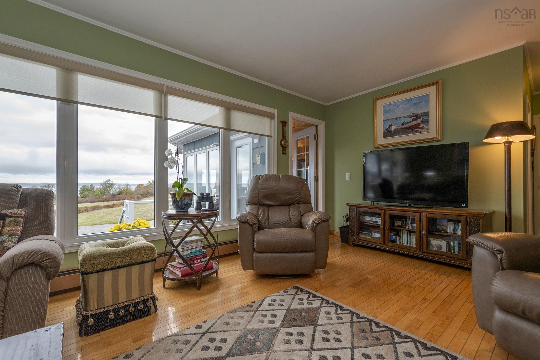 $575,000.00: 3315 1 Highway, Belliveaus Cove