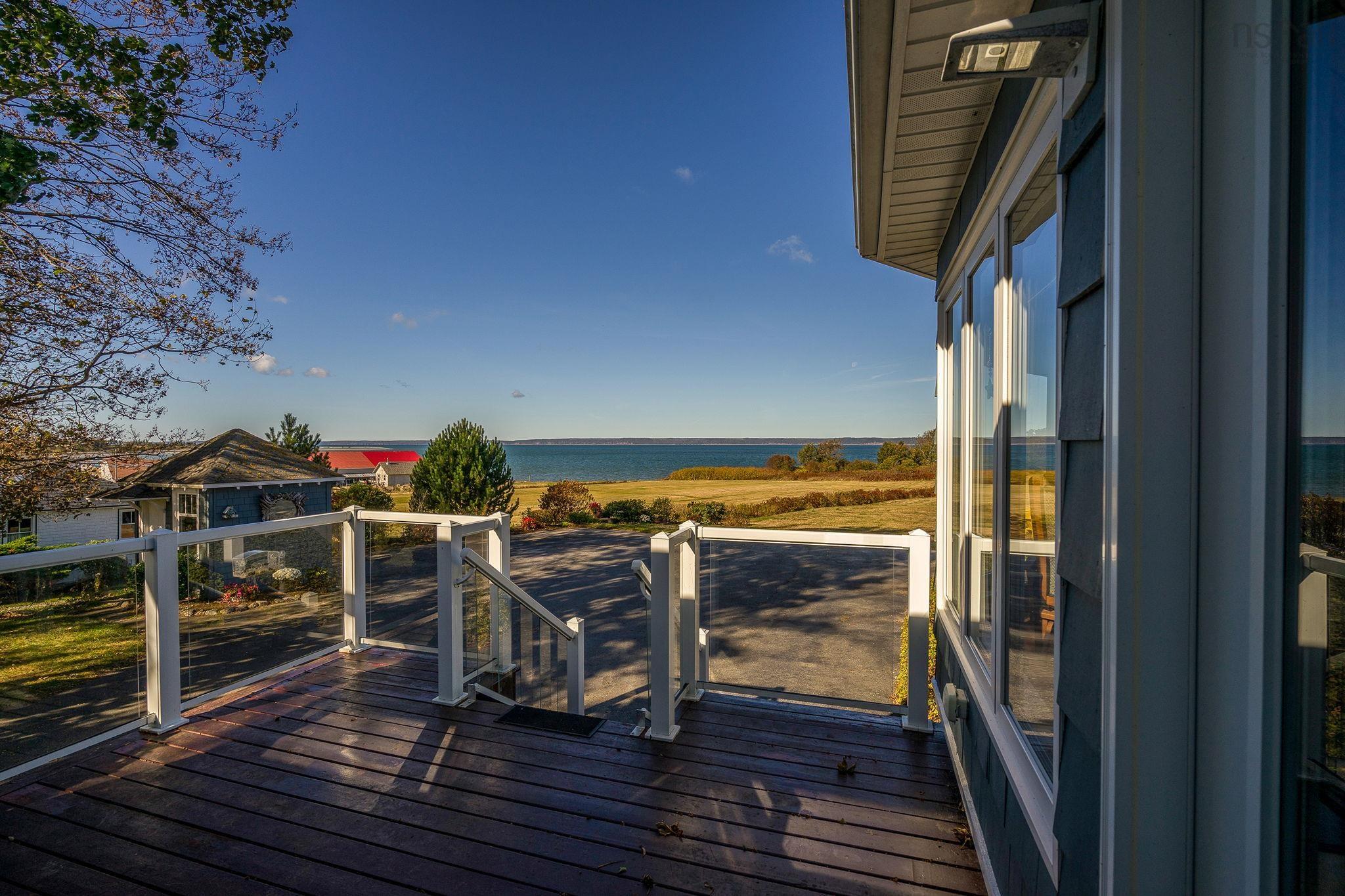 $575,000.00: 3315 1 Highway, Belliveaus Cove