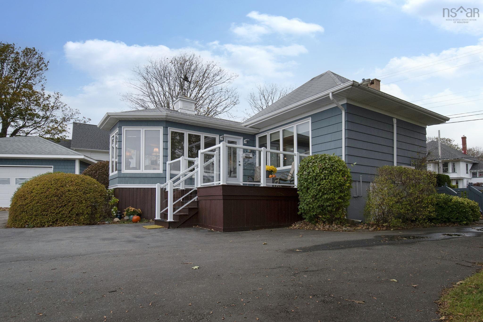$575,000.00: 3315 1 Highway, Belliveaus Cove