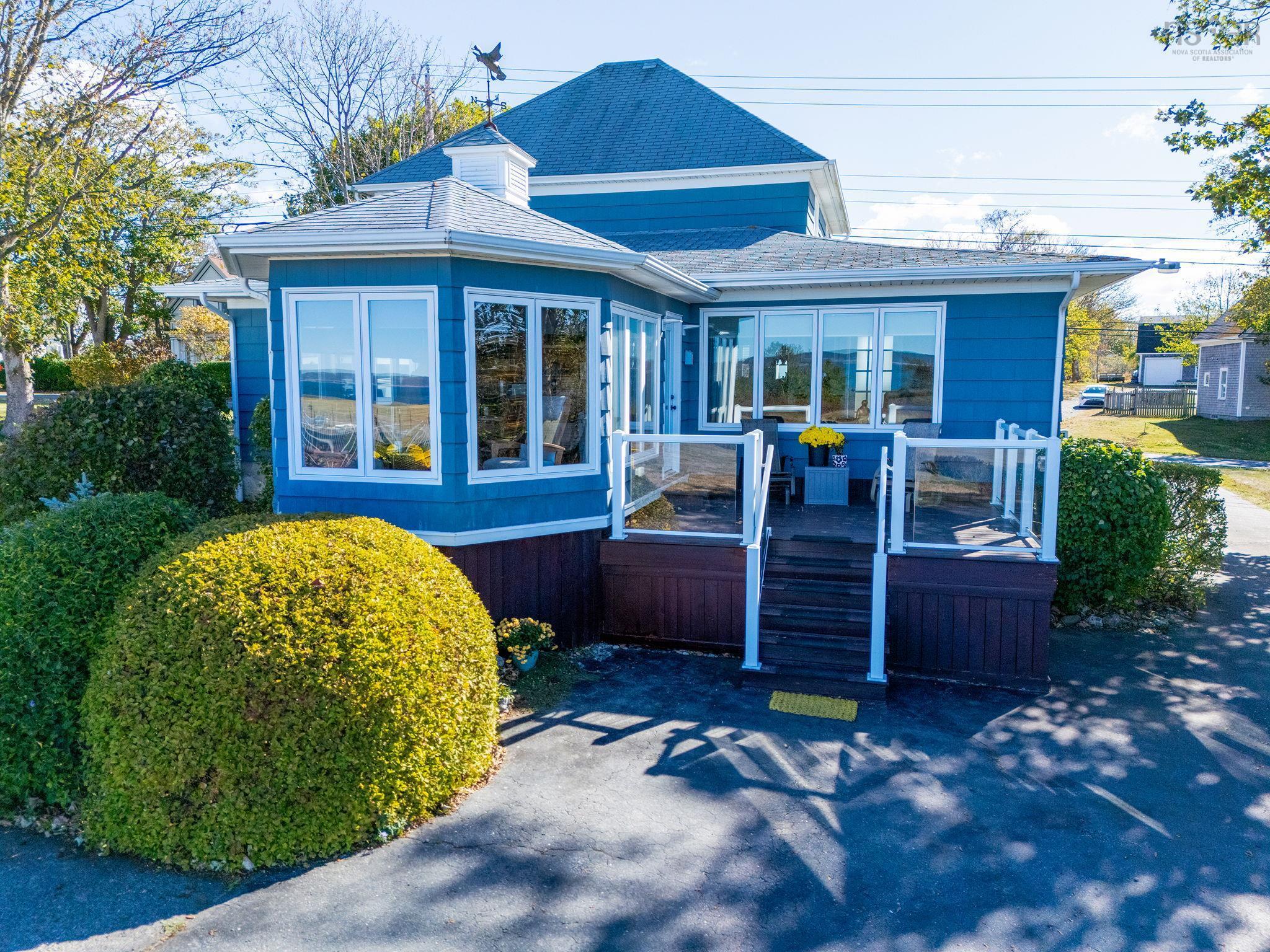 $575,000.00: 3315 1 Highway, Belliveaus Cove