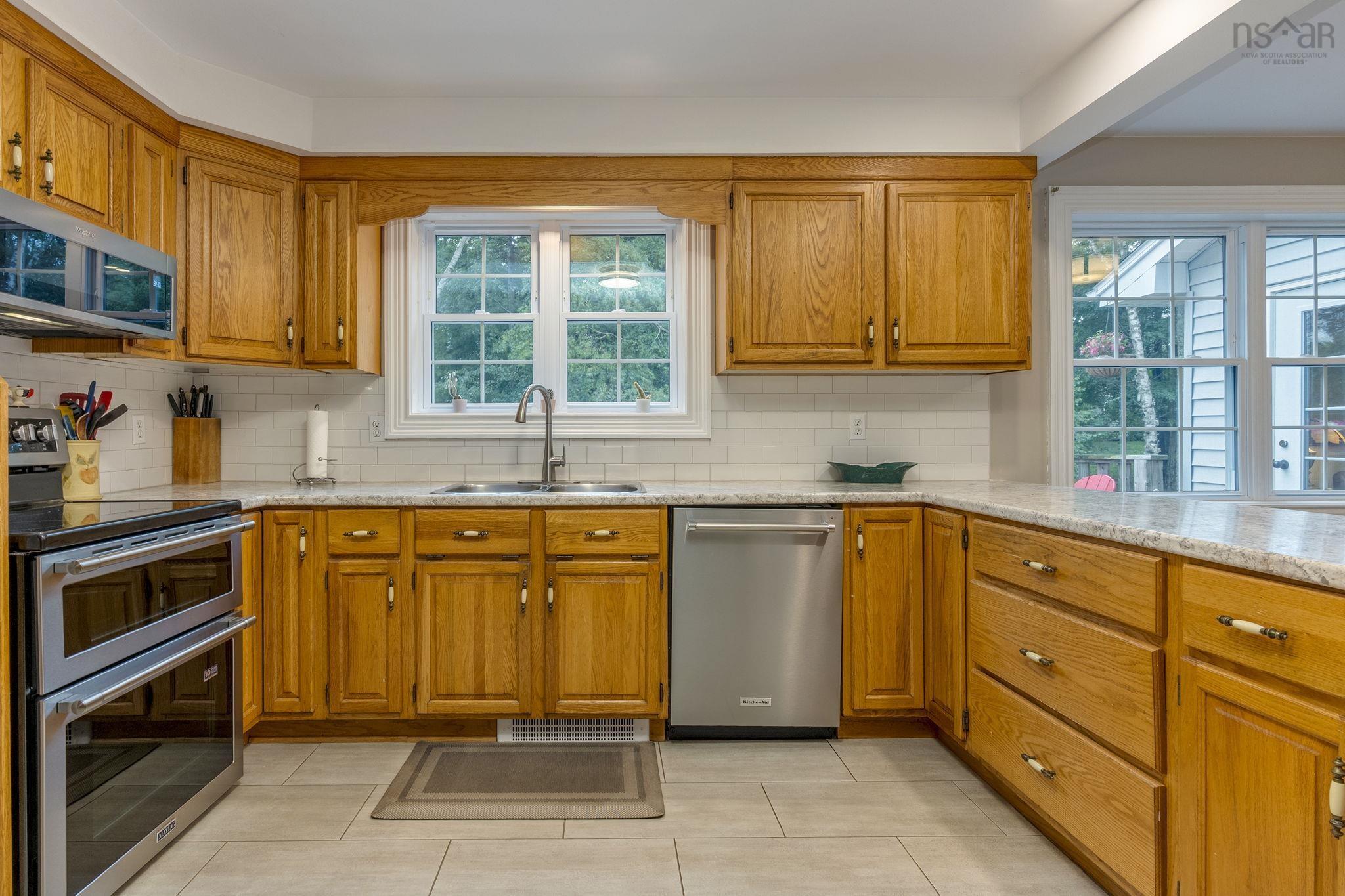 6 Brockhurst Close, Clayton Park, NS (MLS 202621360)