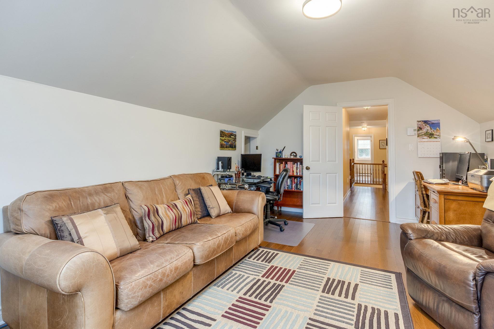 6 Brockhurst Close, Clayton Park, NS (MLS 202621360)
