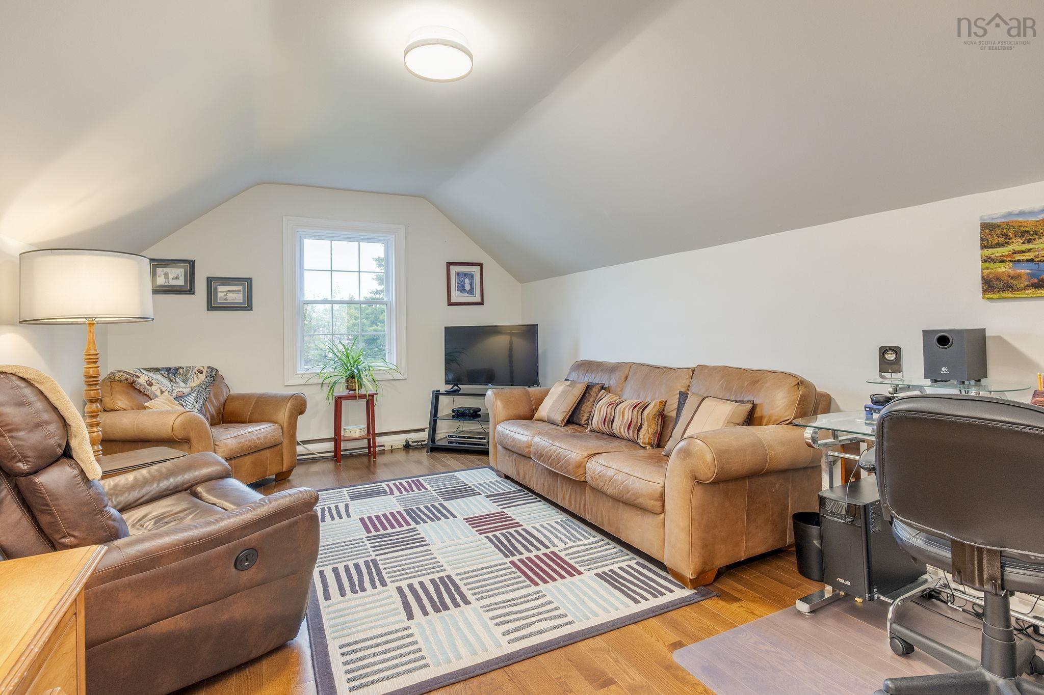 6 Brockhurst Close, Clayton Park, NS (MLS 202621360)
