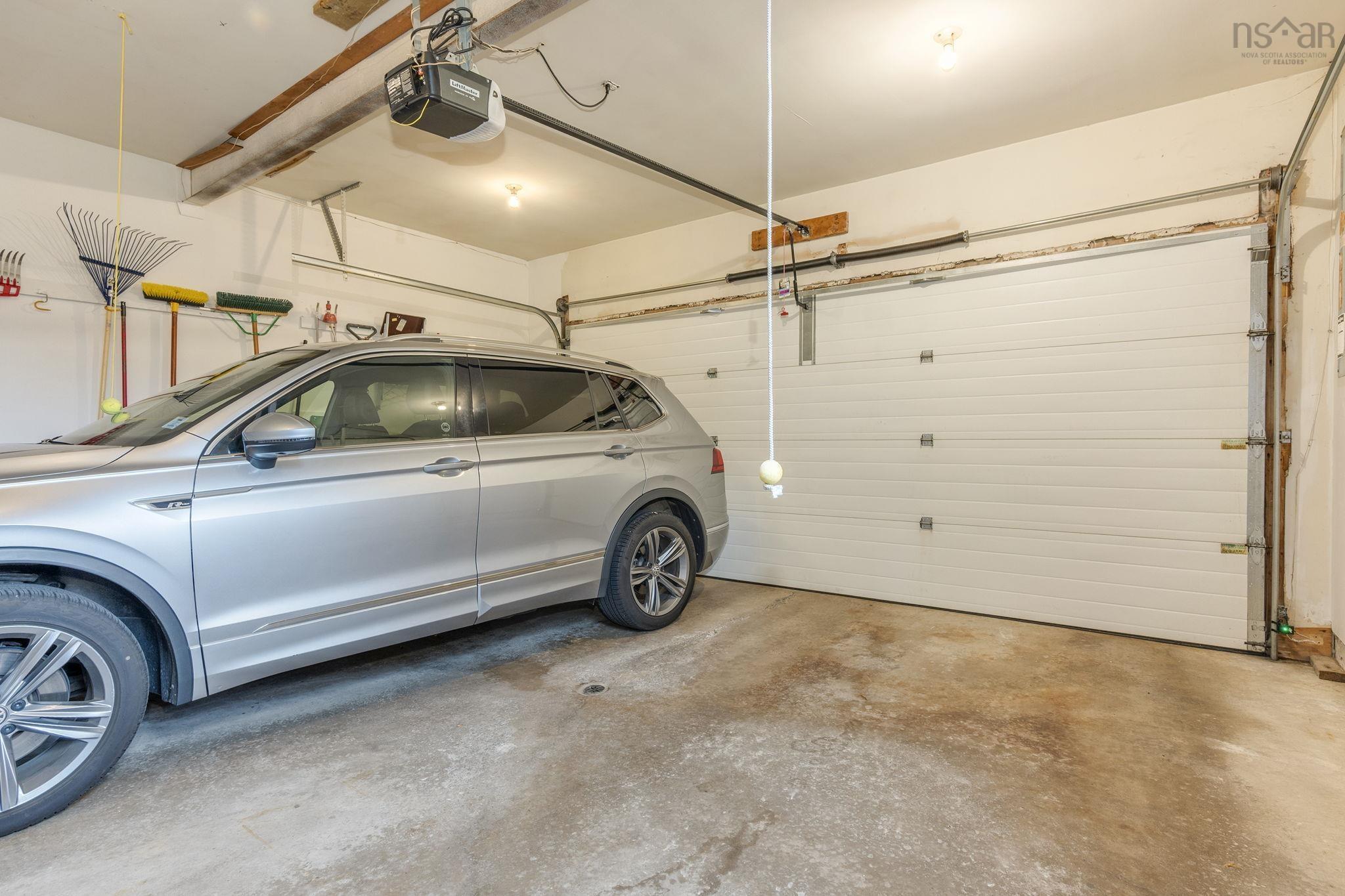 6 Brockhurst Close, Clayton Park, NS (MLS 202621360)