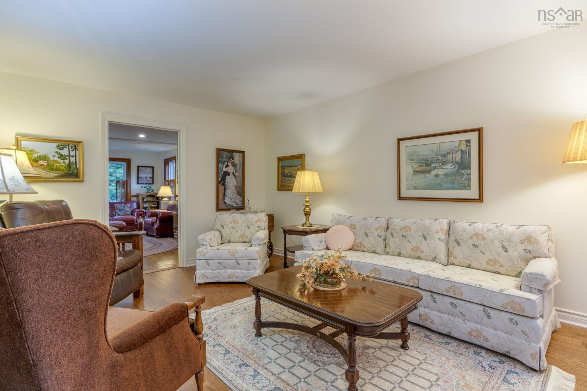 6 Brockhurst Close, Clayton Park, NS (MLS 202621360)
