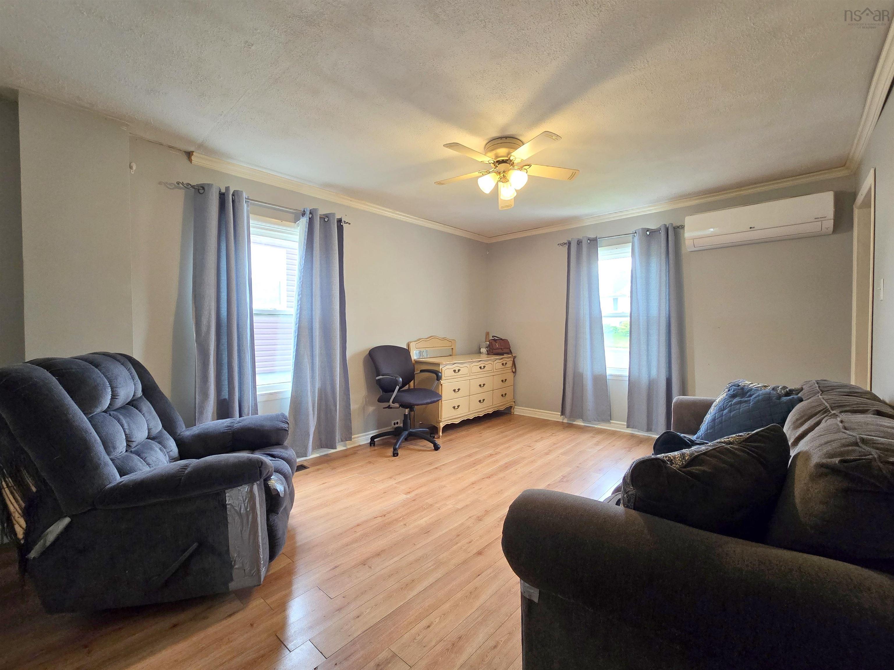 $164,900.00: 32 Poplar Street, Amherst