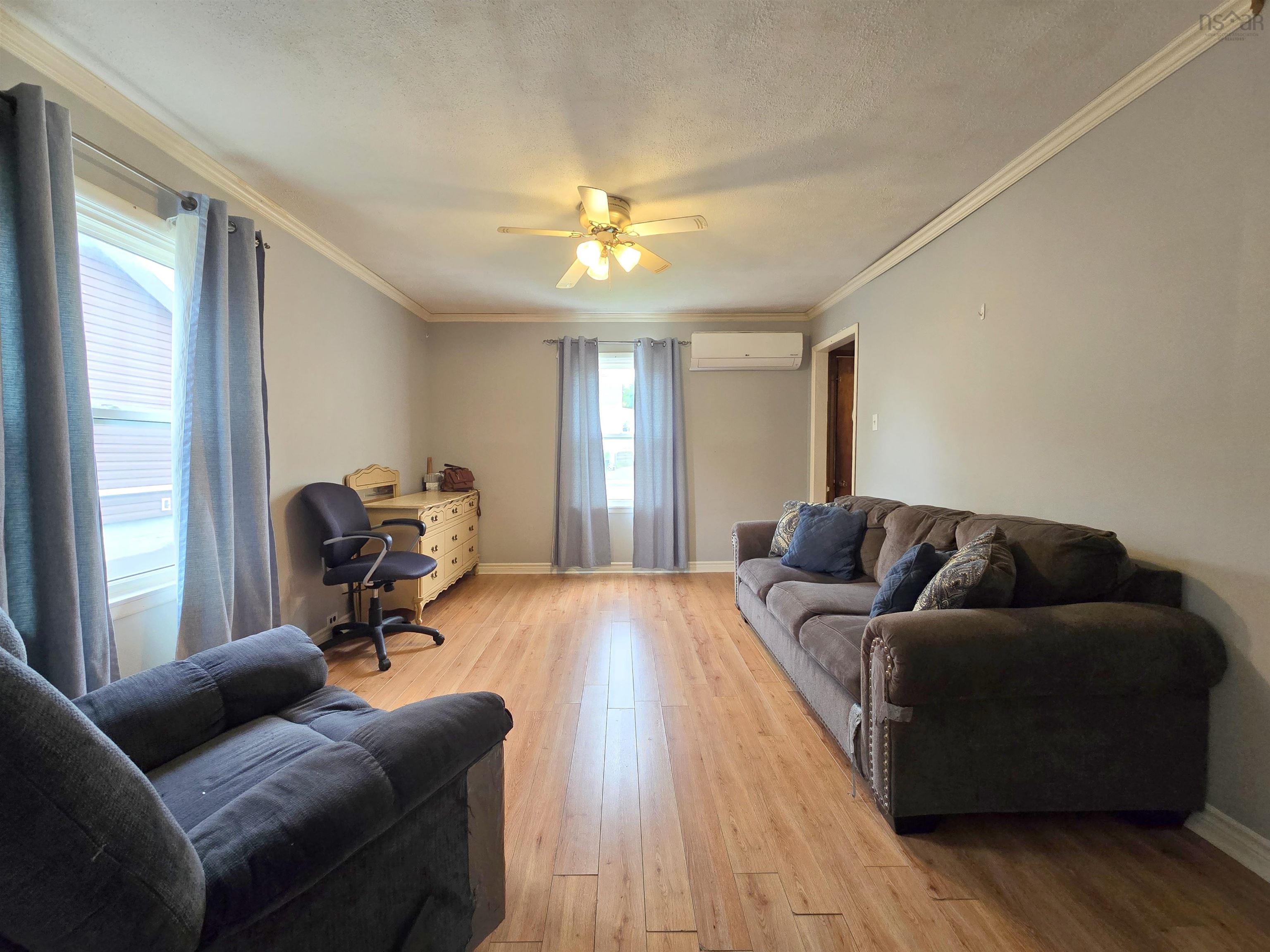 $164,900.00: 32 Poplar Street, Amherst