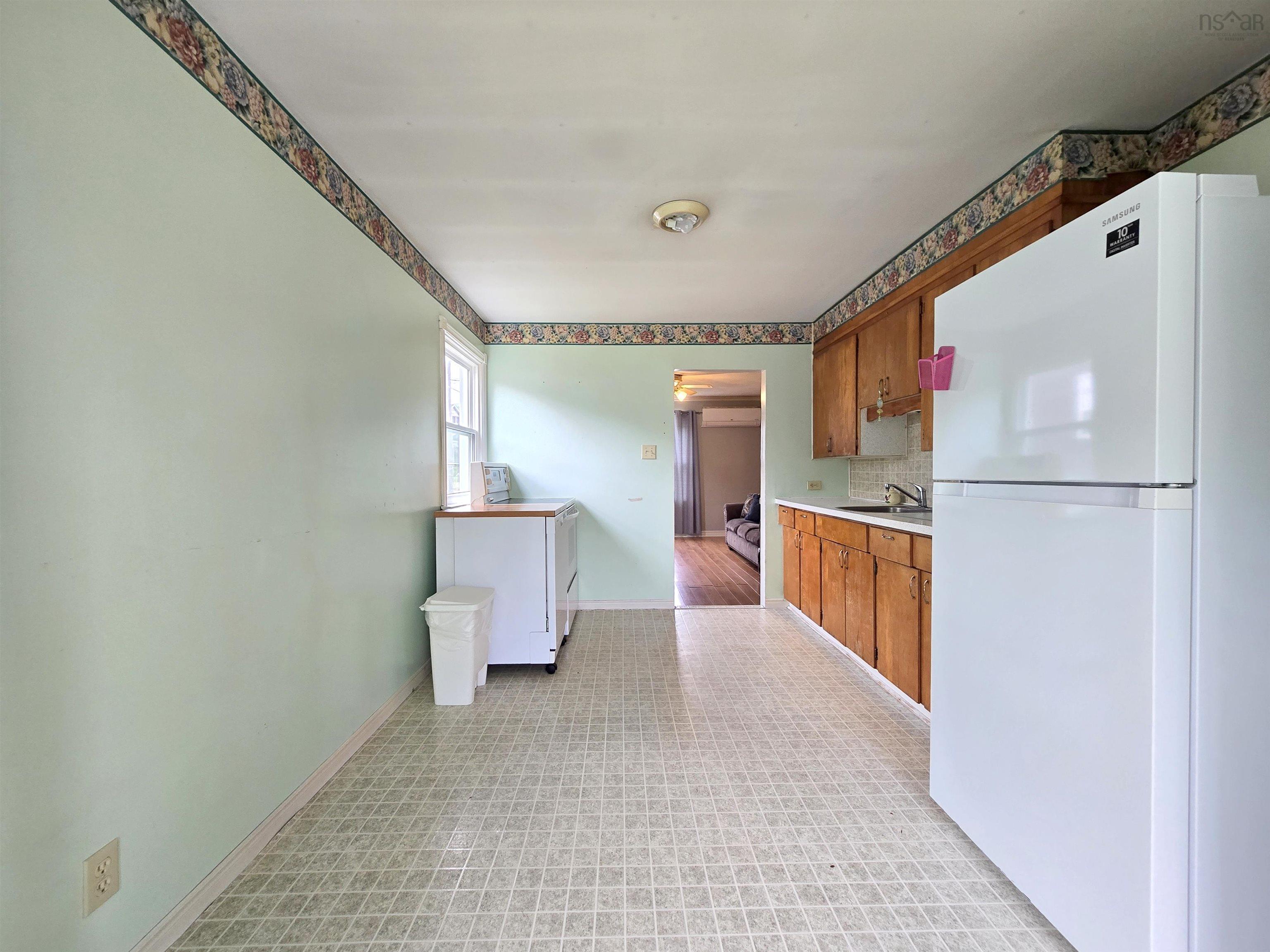 $164,900.00: 32 Poplar Street, Amherst