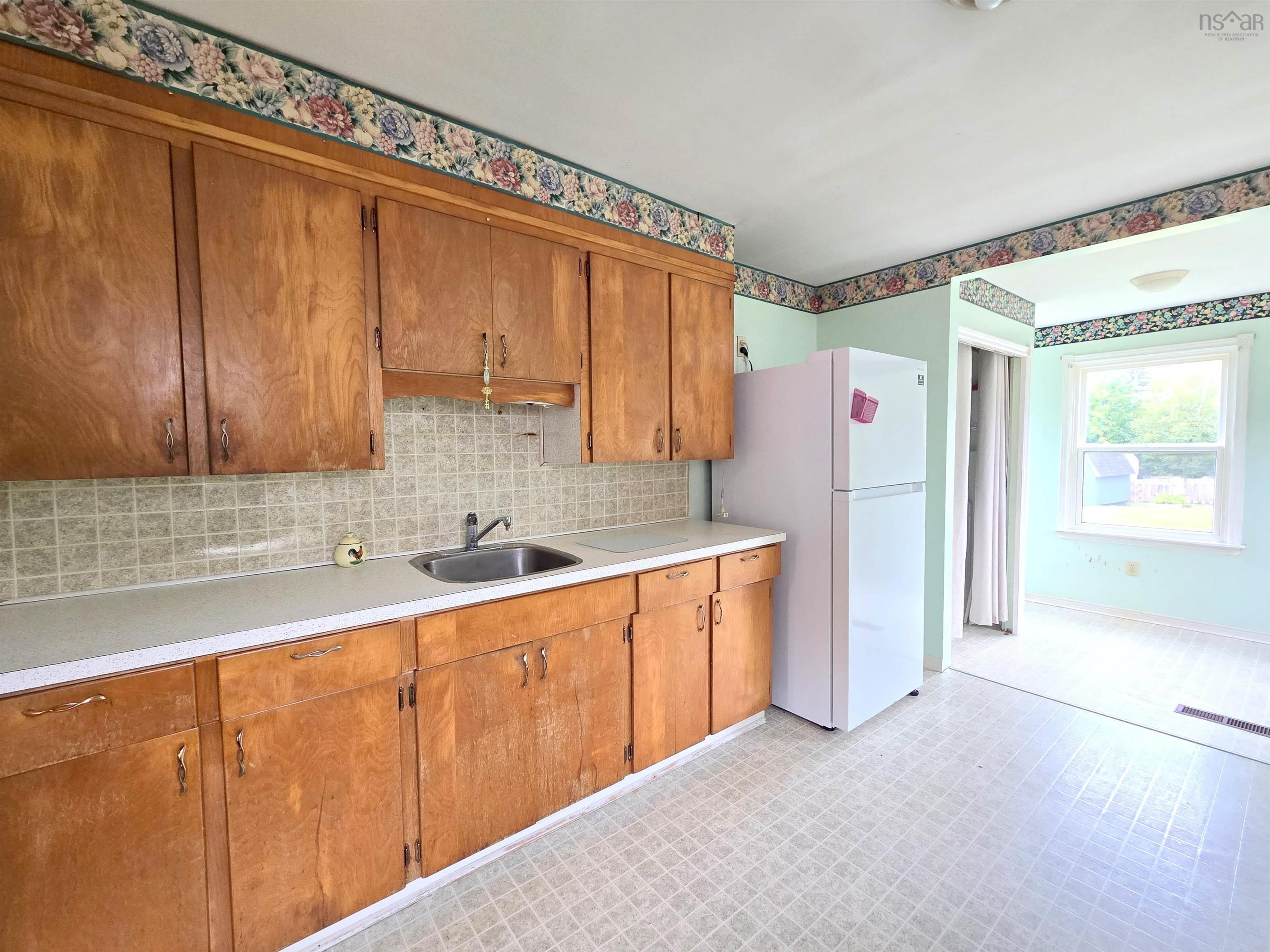 $164,900.00: 32 Poplar Street, Amherst
