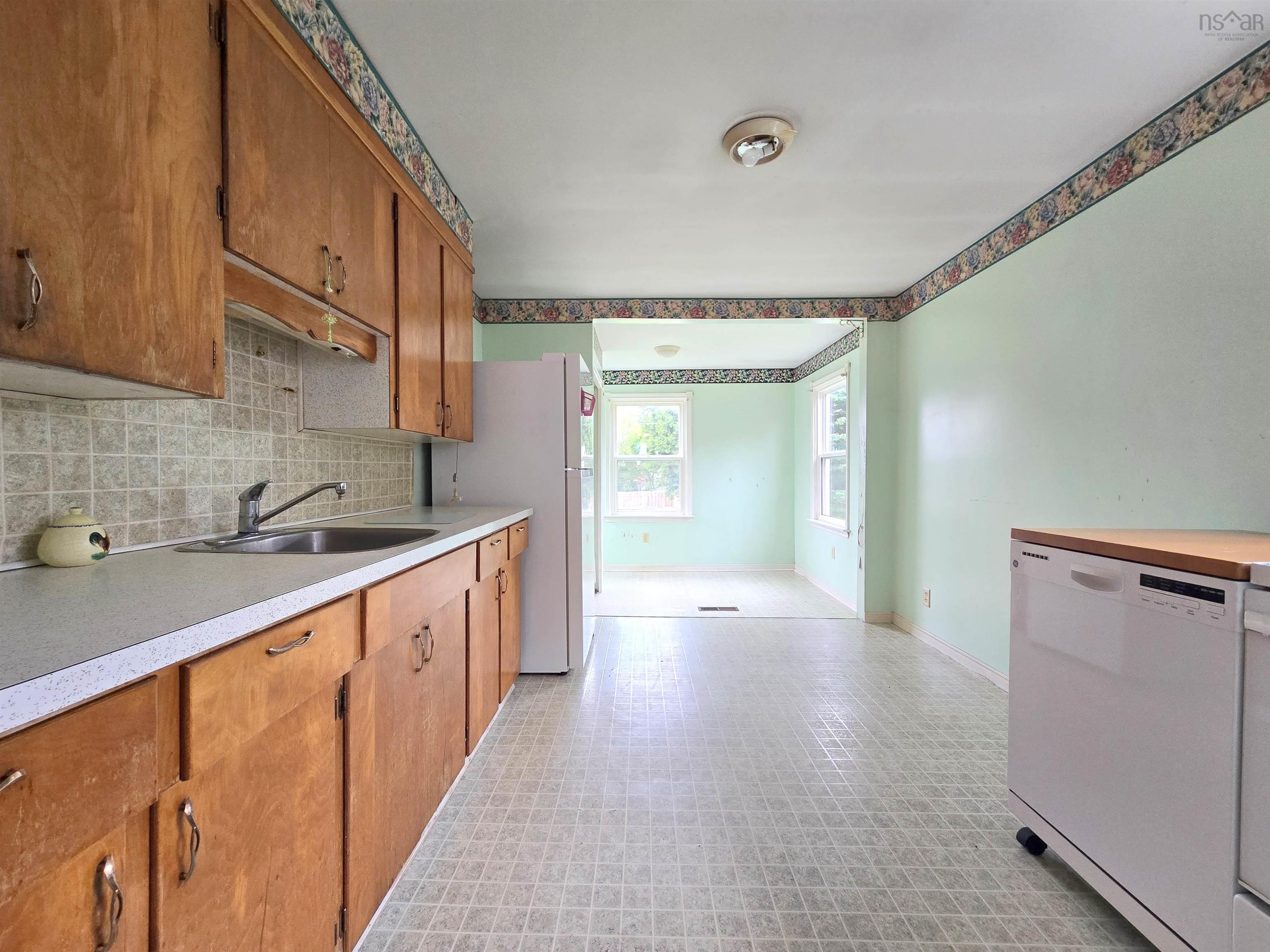 $164,900.00: 32 Poplar Street, Amherst