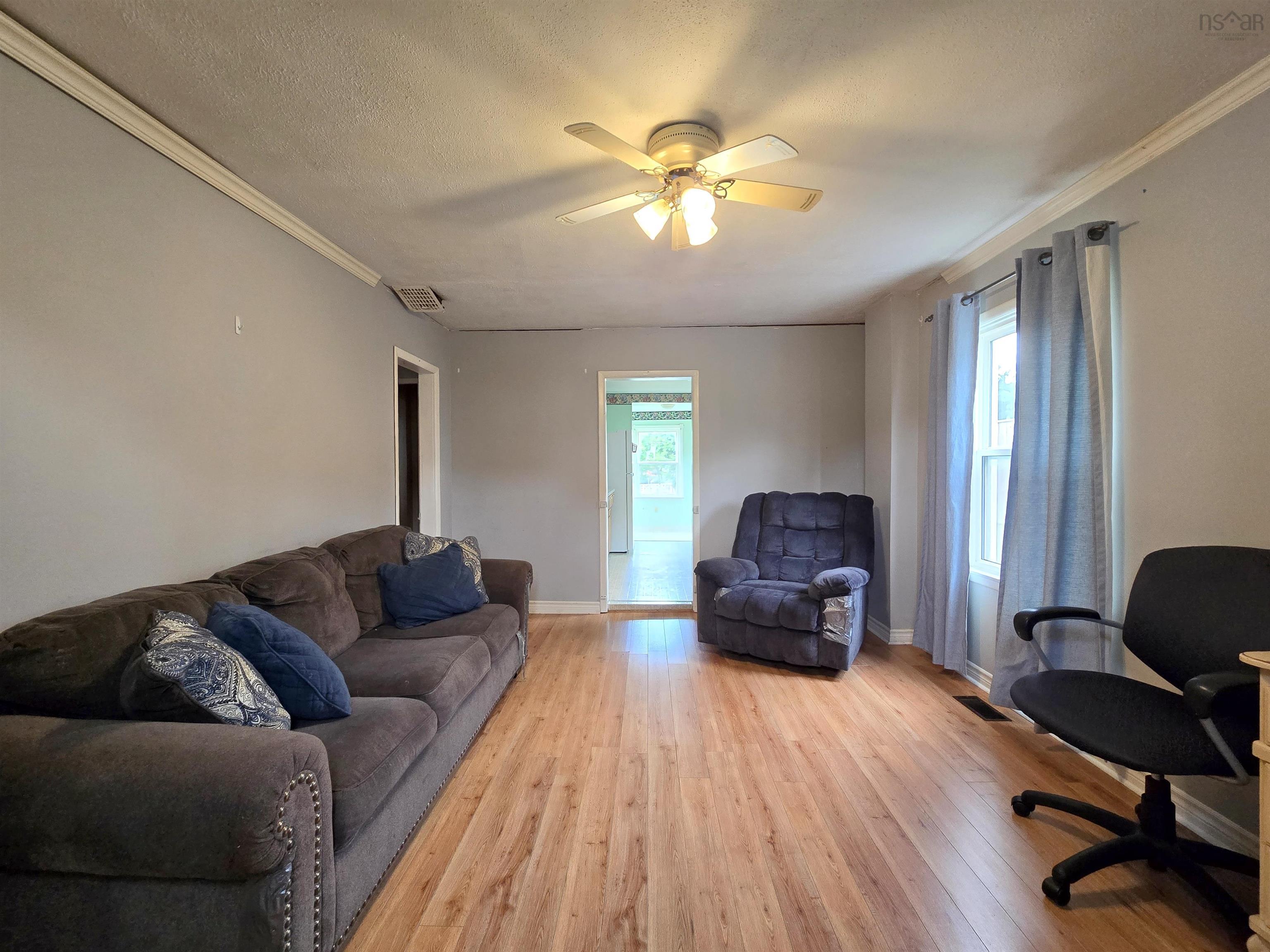 $164,900.00: 32 Poplar Street, Amherst