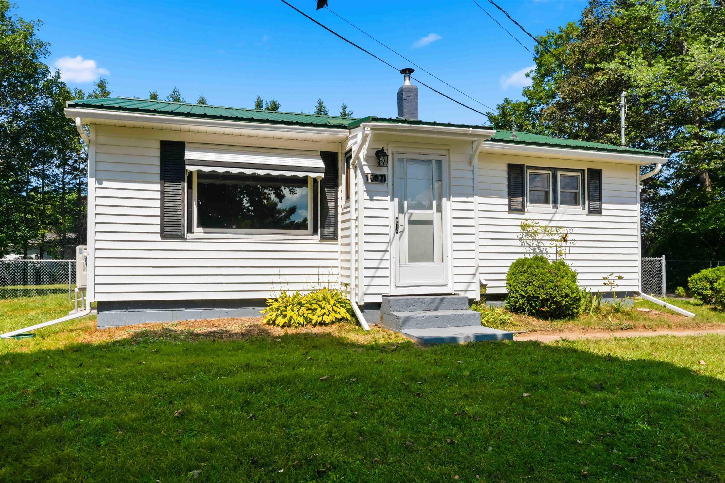 $339,900.00: 15071 Highway 1, Wilmot
