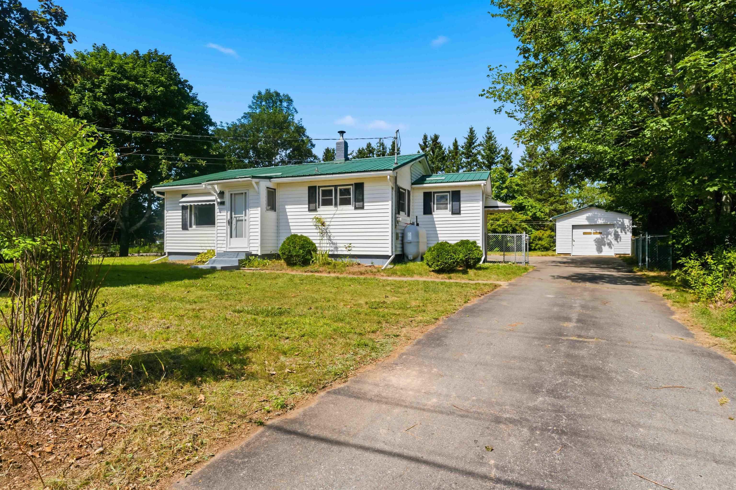 $339,900.00: 15071 Highway 1, Wilmot