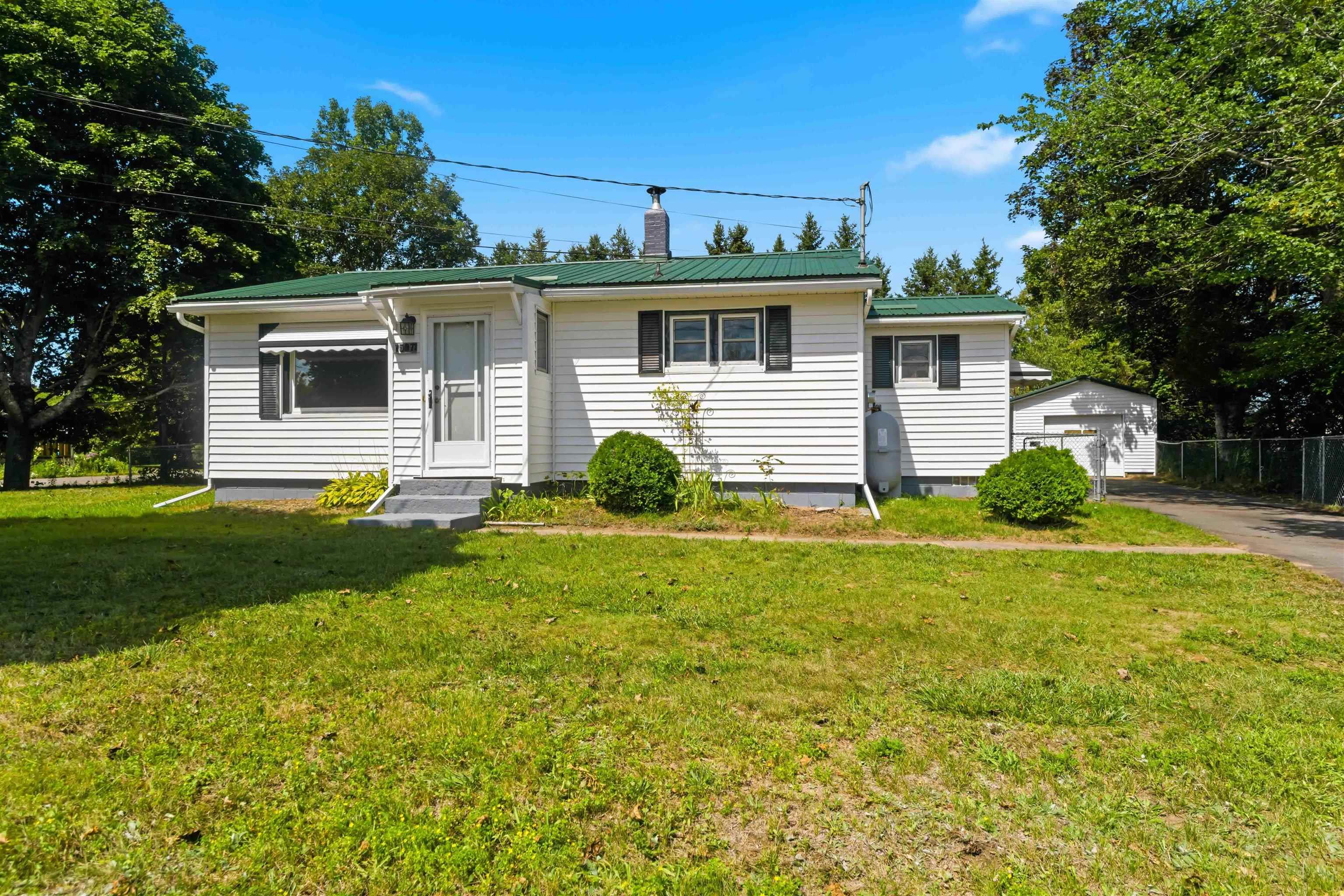 $339,900.00: 15071 Highway 1, Wilmot