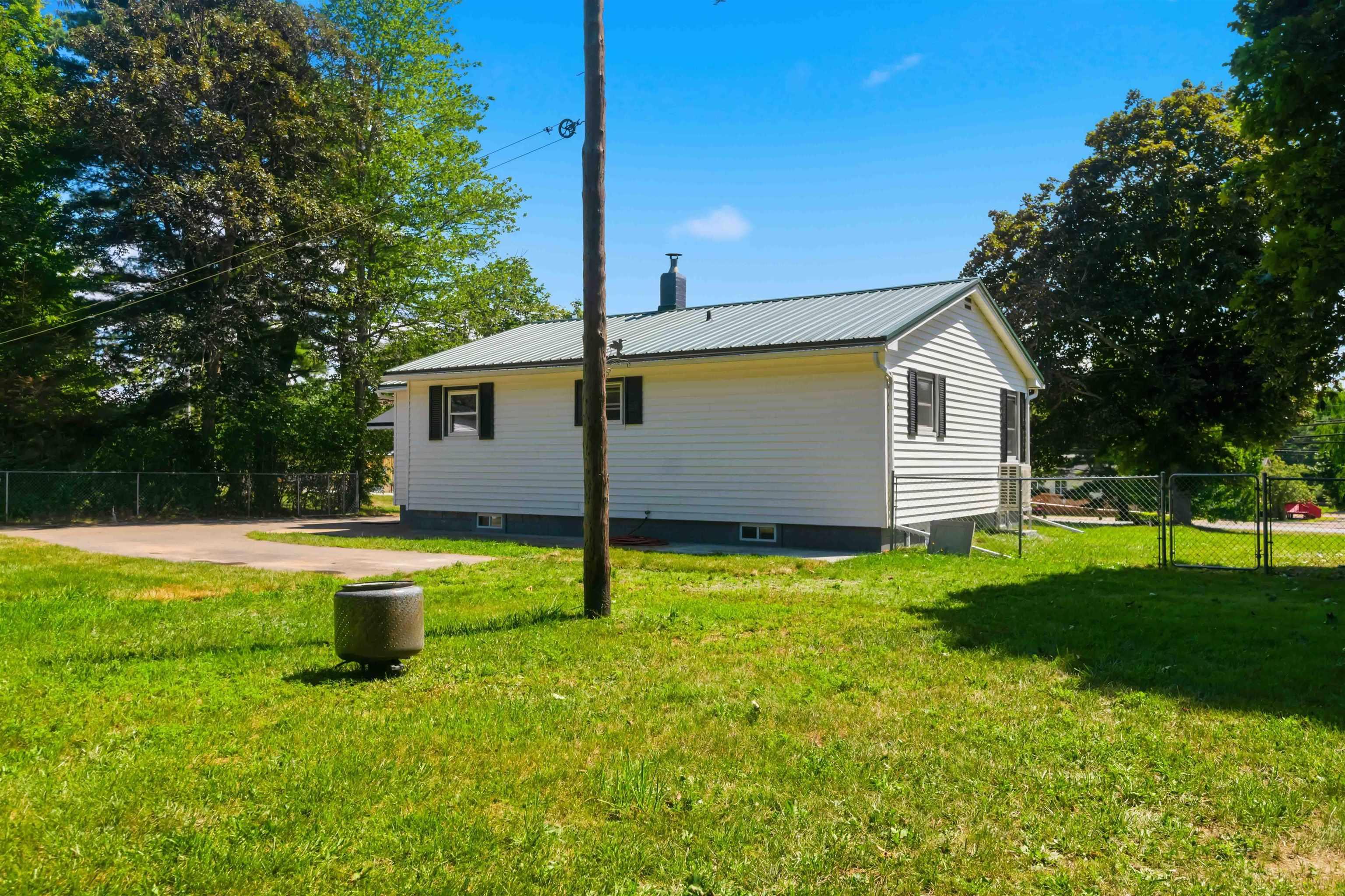 $339,900.00: 15071 Highway 1, Wilmot