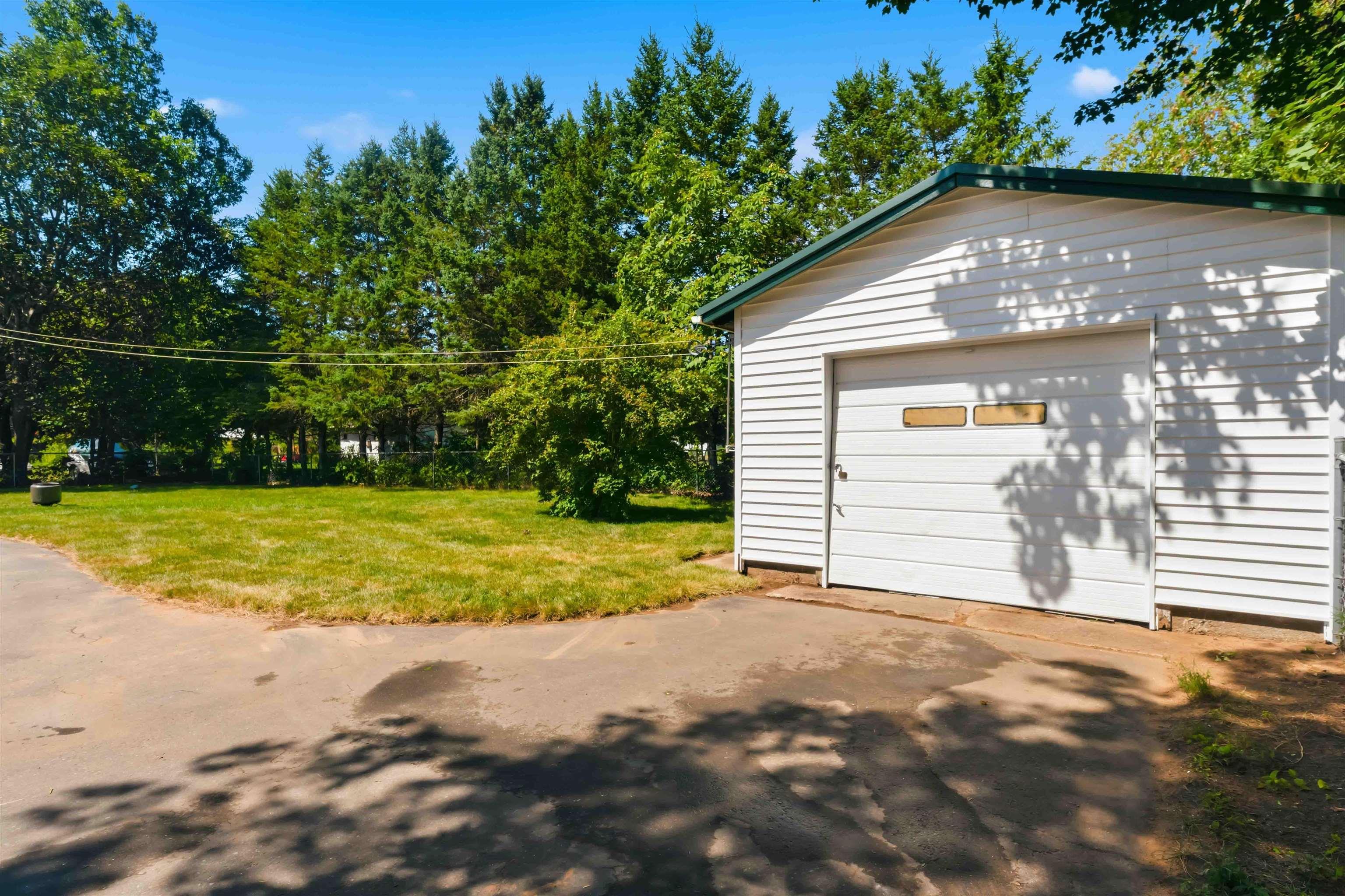 $339,900.00: 15071 Highway 1, Wilmot