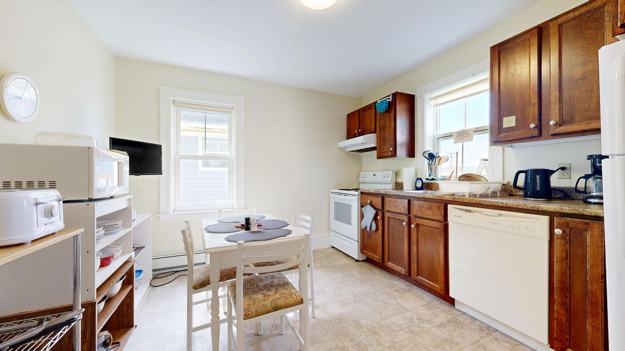 $1,425,000.00: 469 Main St Street, Lawrencetown