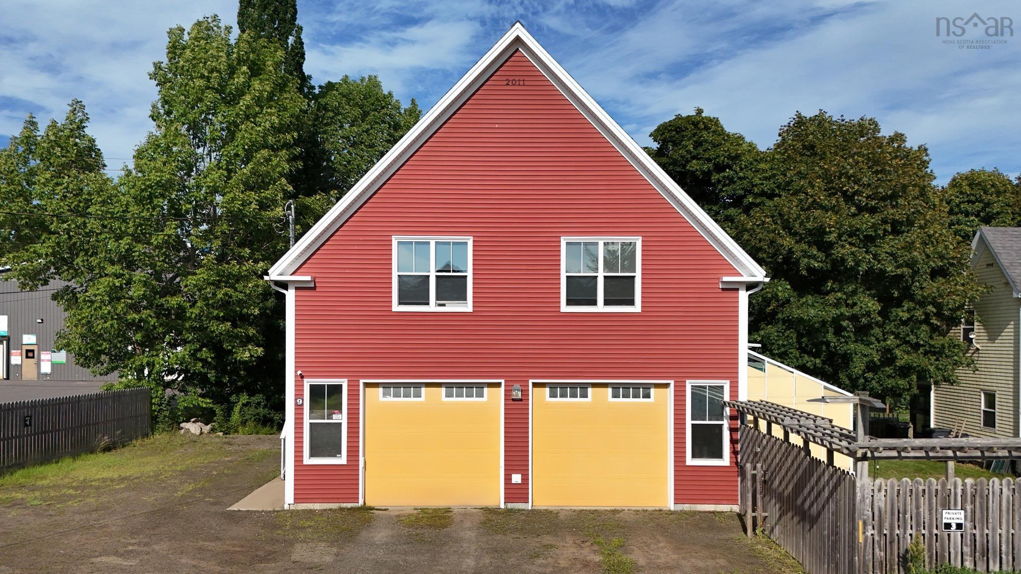 $1,425,000.00: 469 Main St Street, Lawrencetown