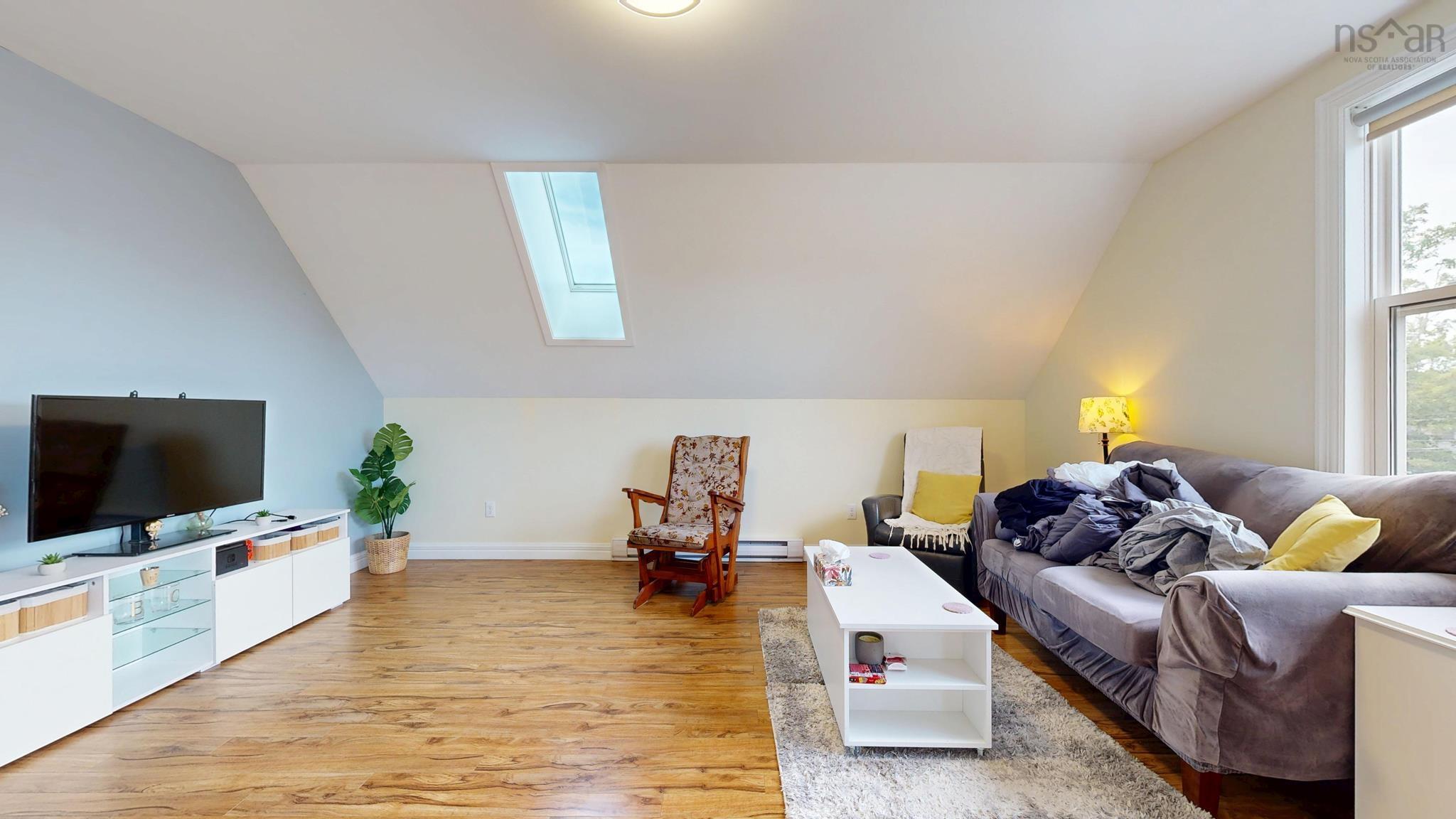 $1,425,000.00: 469 Main St Street, Lawrencetown