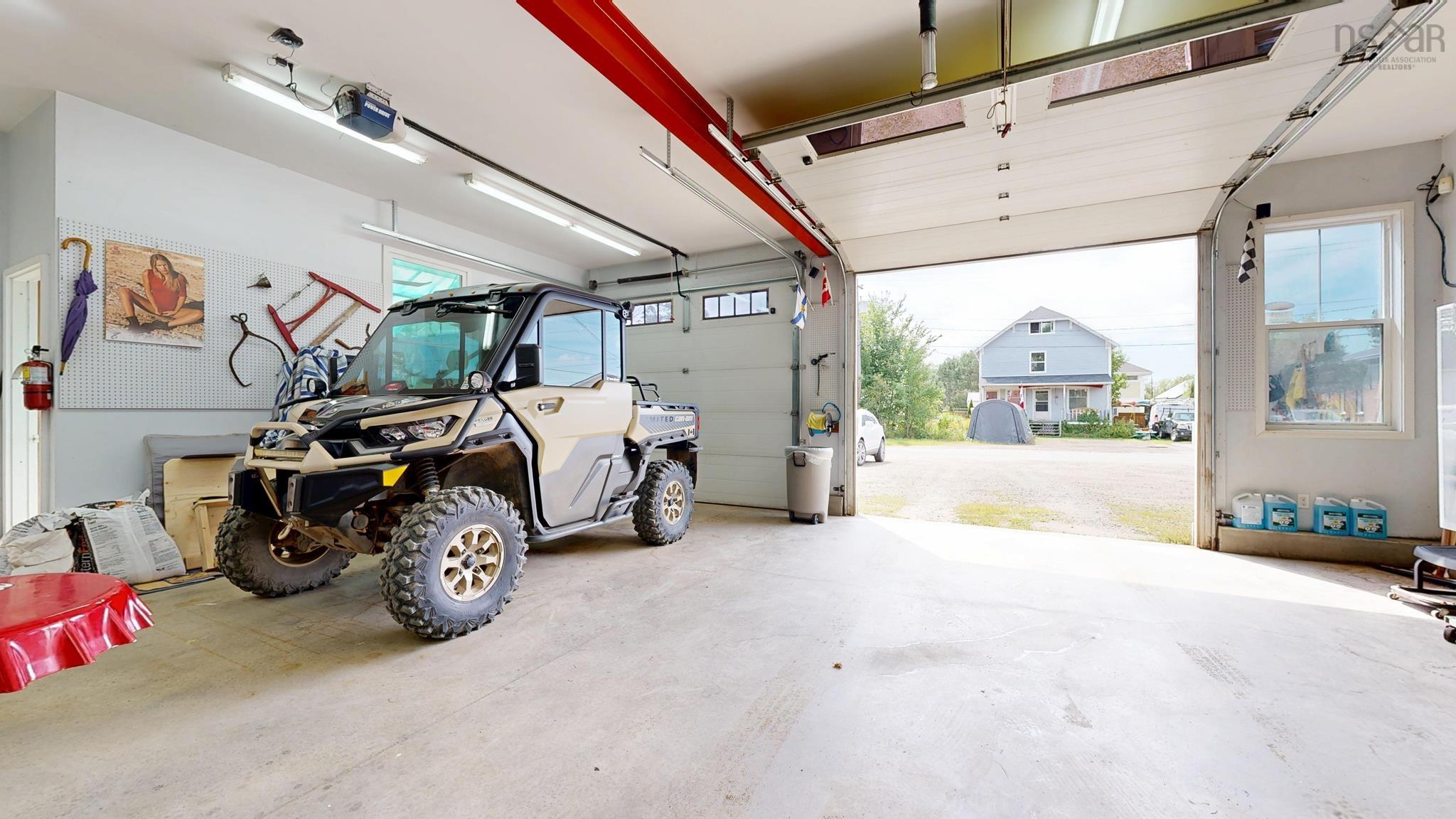 $1,425,000.00: 469 Main St Street, Lawrencetown