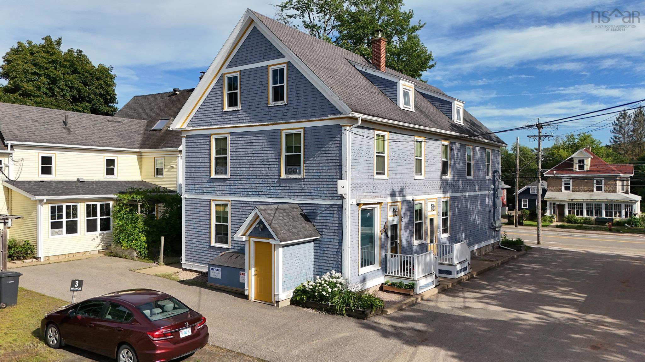 $1,425,000.00: 469 Main St Street, Lawrencetown