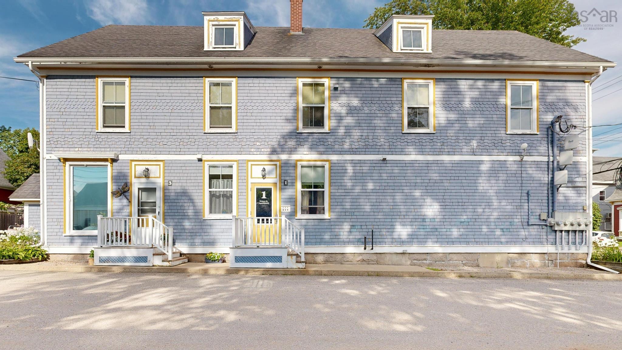 $1,425,000.00: 469 Main St Street, Lawrencetown