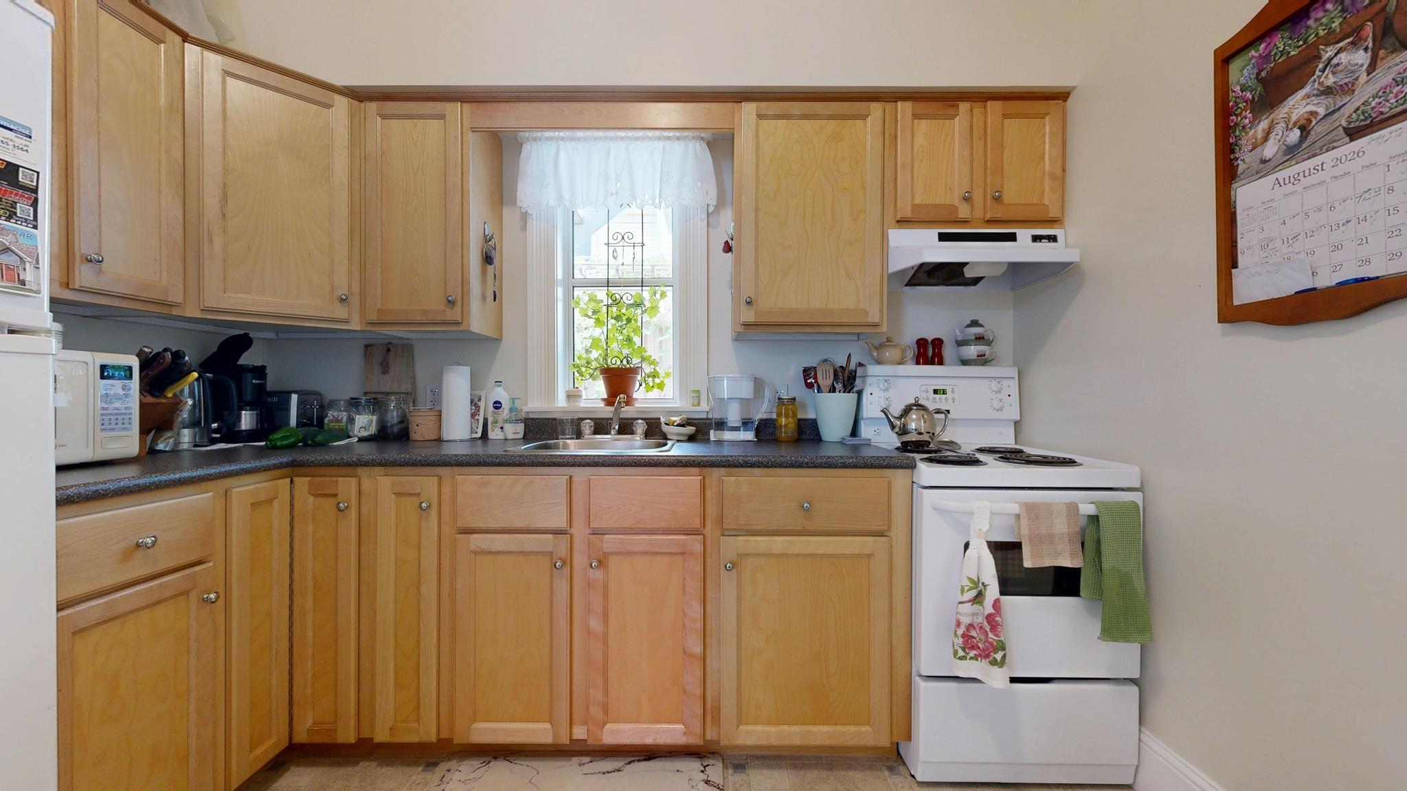 $1,425,000.00: 469 Main St Street, Lawrencetown