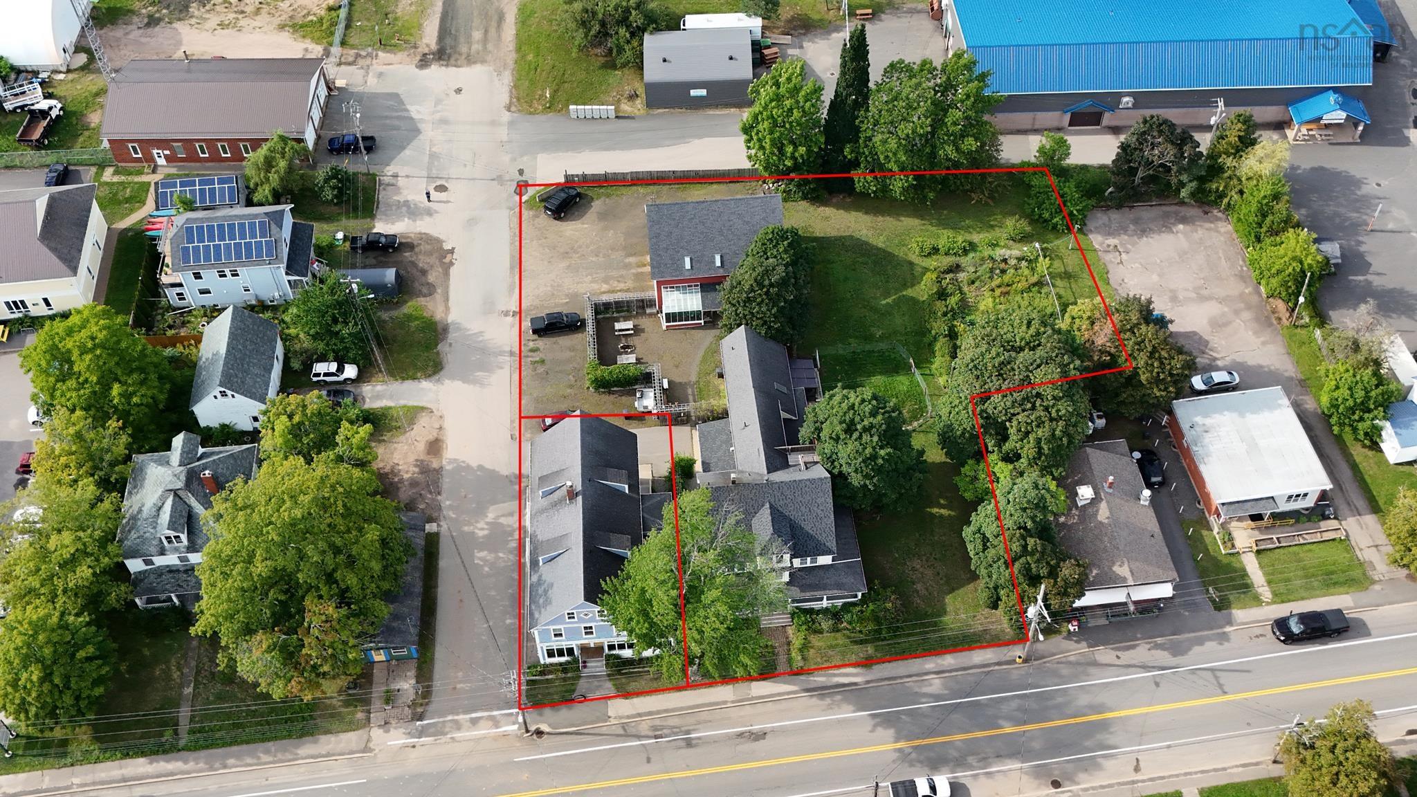 $1,425,000.00: 469 Main St Street, Lawrencetown
