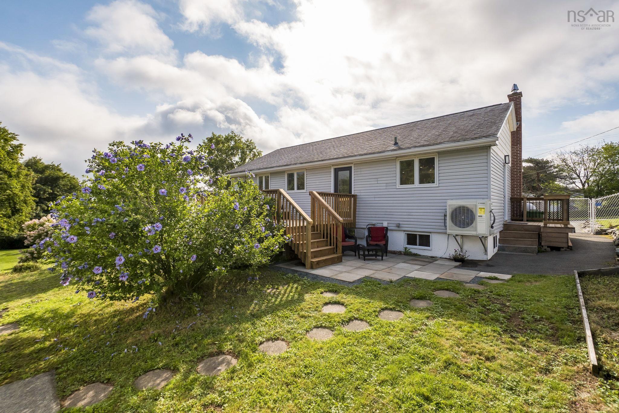 $549,900.00: 24 Gander Avenue, Lake Loon