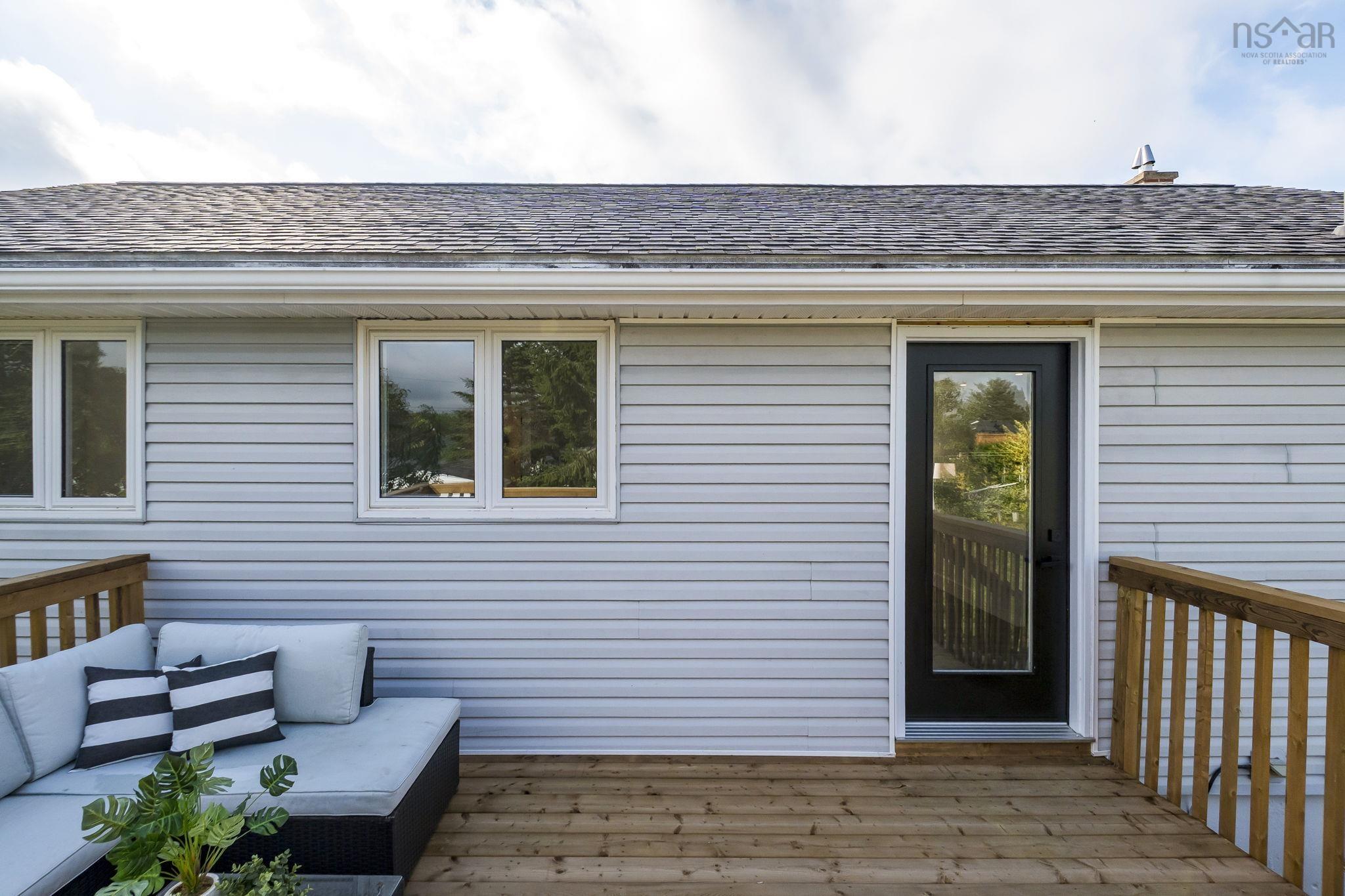 $549,900.00: 24 Gander Avenue, Lake Loon