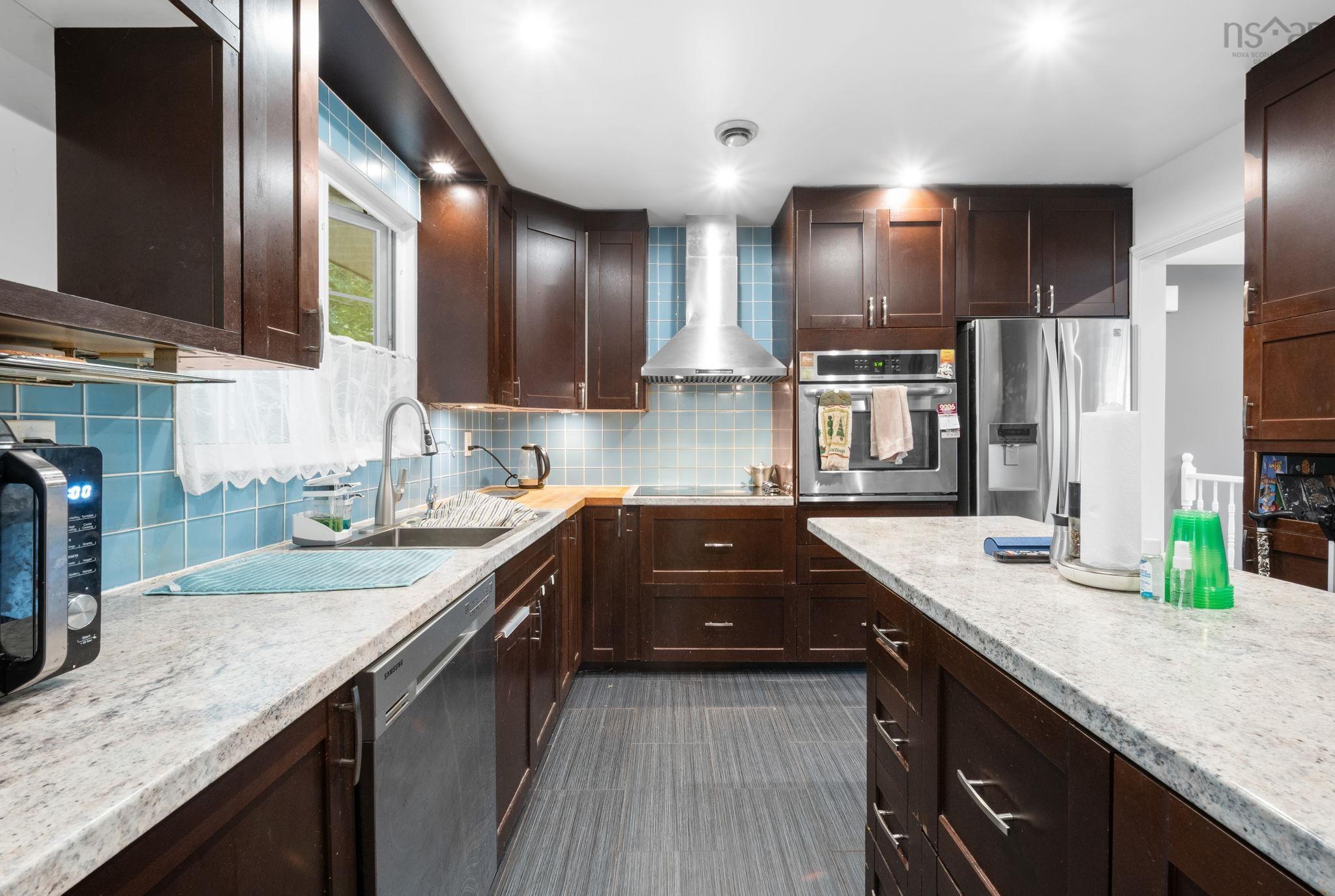 $599,900.00: 42 Spring Avenue Avenue, Dartmouth