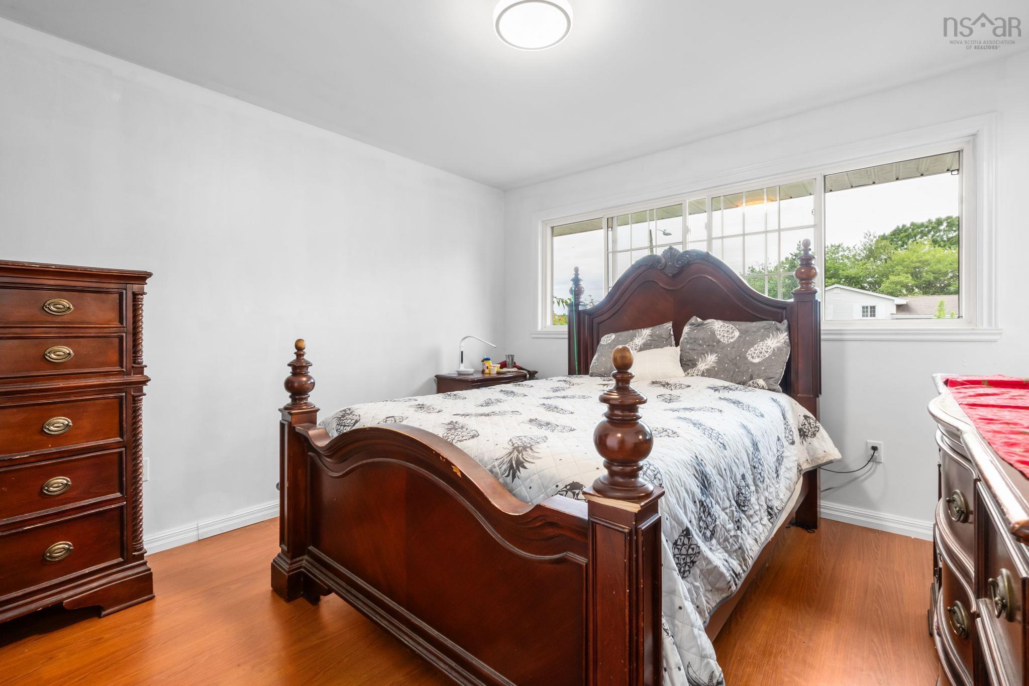 $599,900.00: 42 Spring Avenue Avenue, Dartmouth