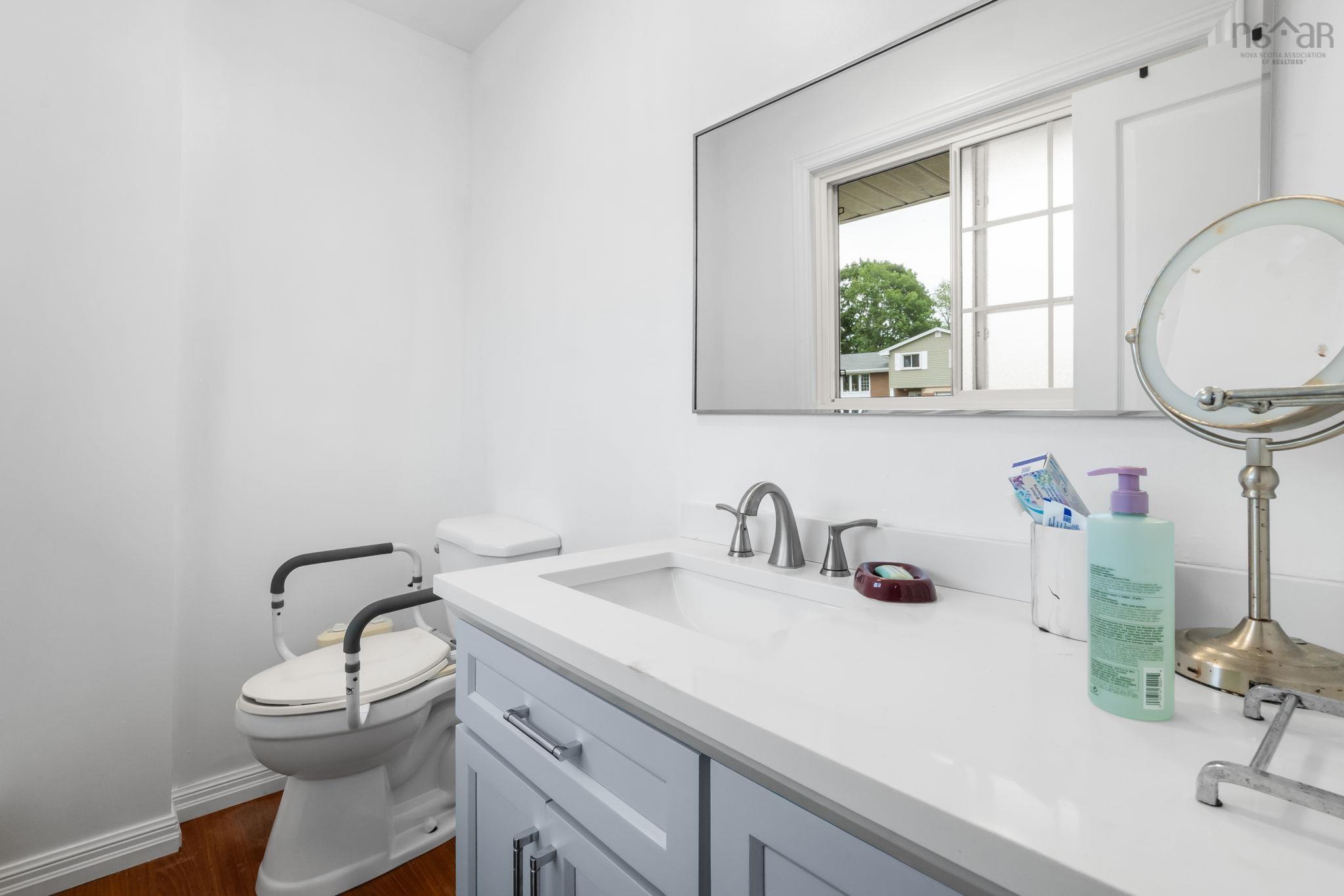 $599,900.00: 42 Spring Avenue Avenue, Dartmouth