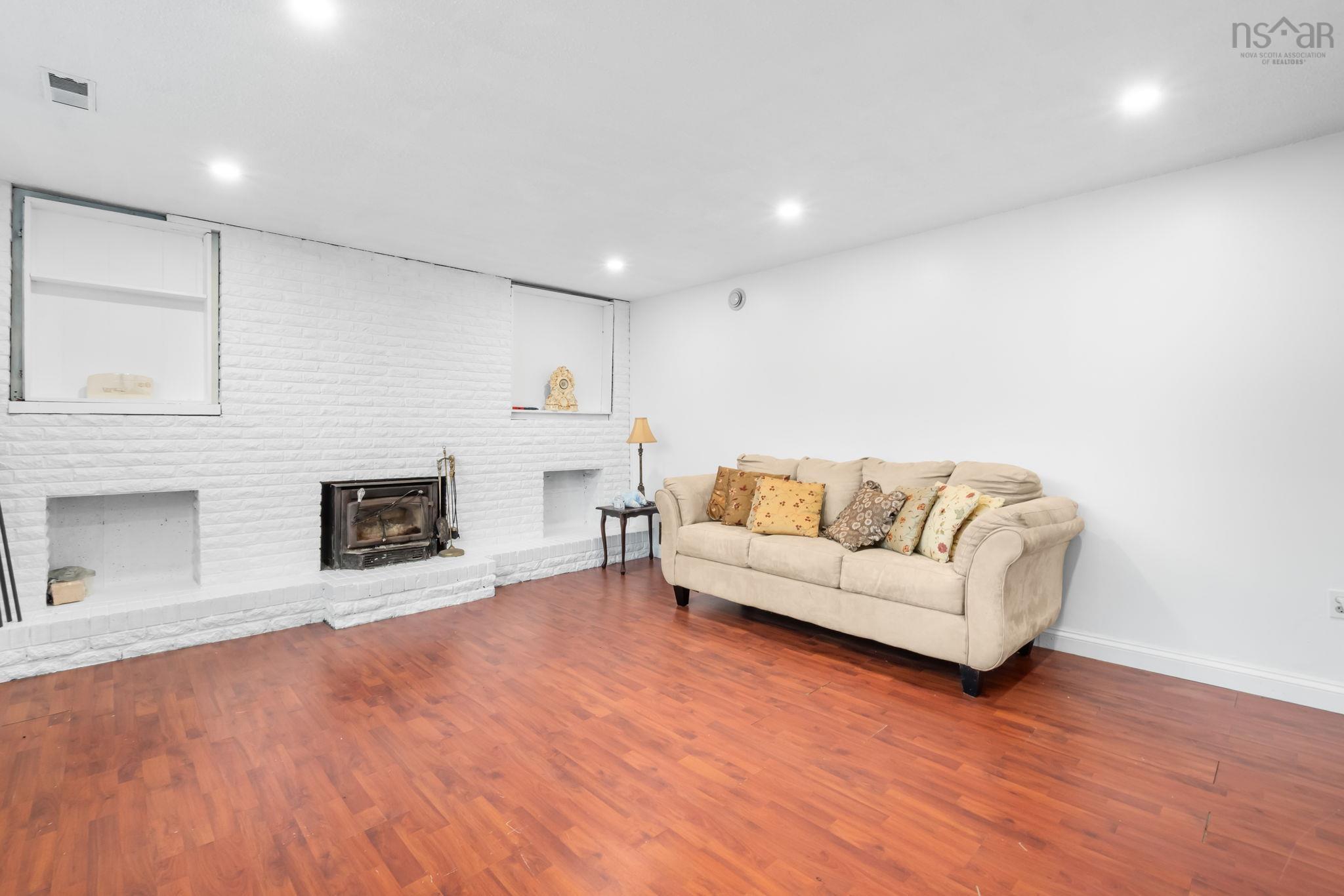 $599,900.00: 42 Spring Avenue Avenue, Dartmouth