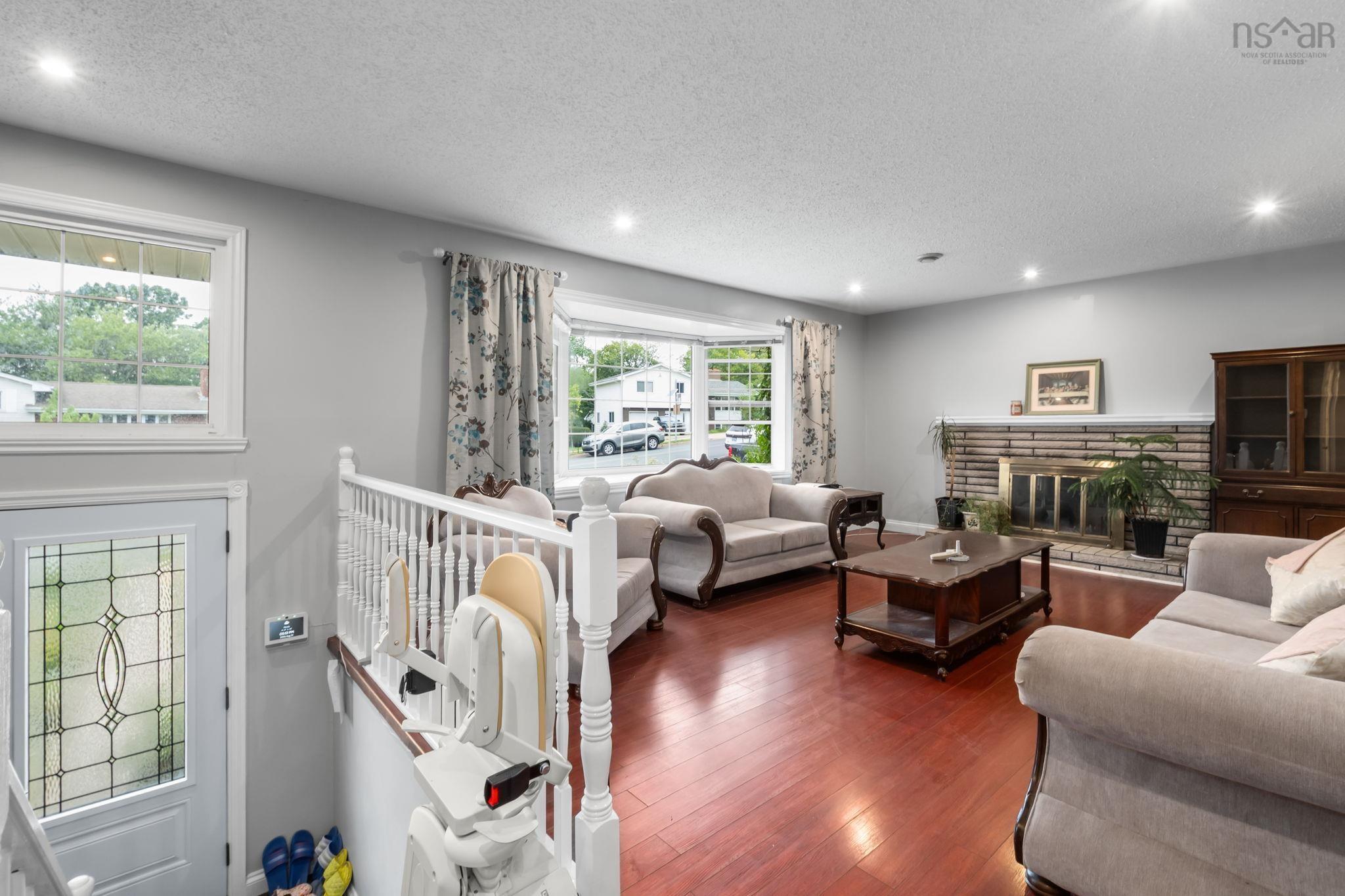 $599,900.00: 42 Spring Avenue Avenue, Dartmouth