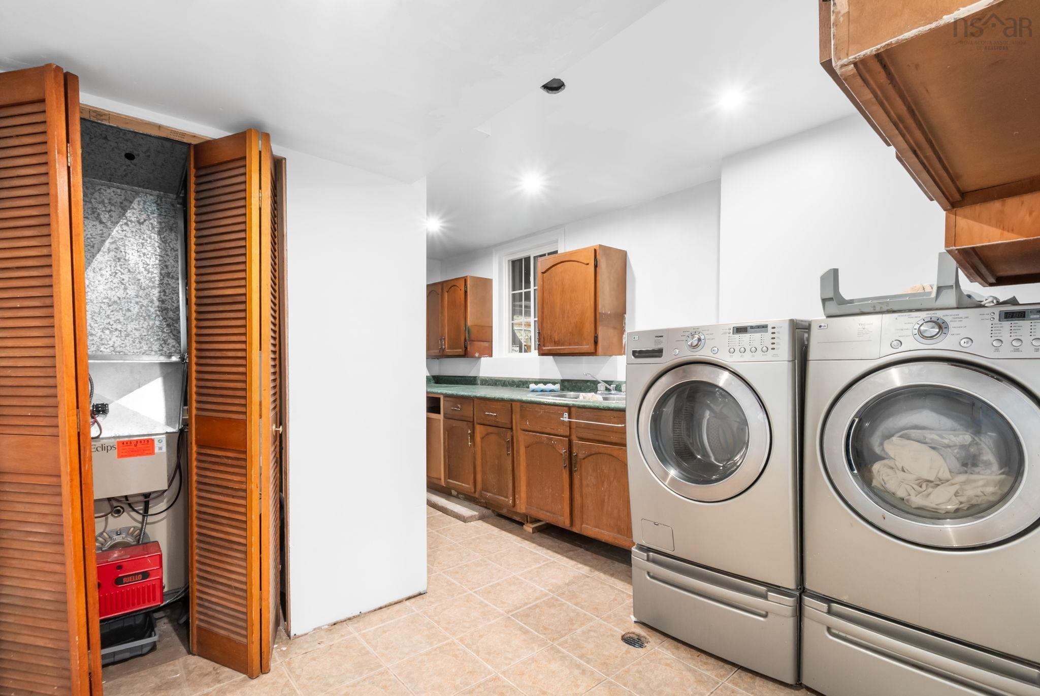 $599,900.00: 42 Spring Avenue Avenue, Dartmouth
