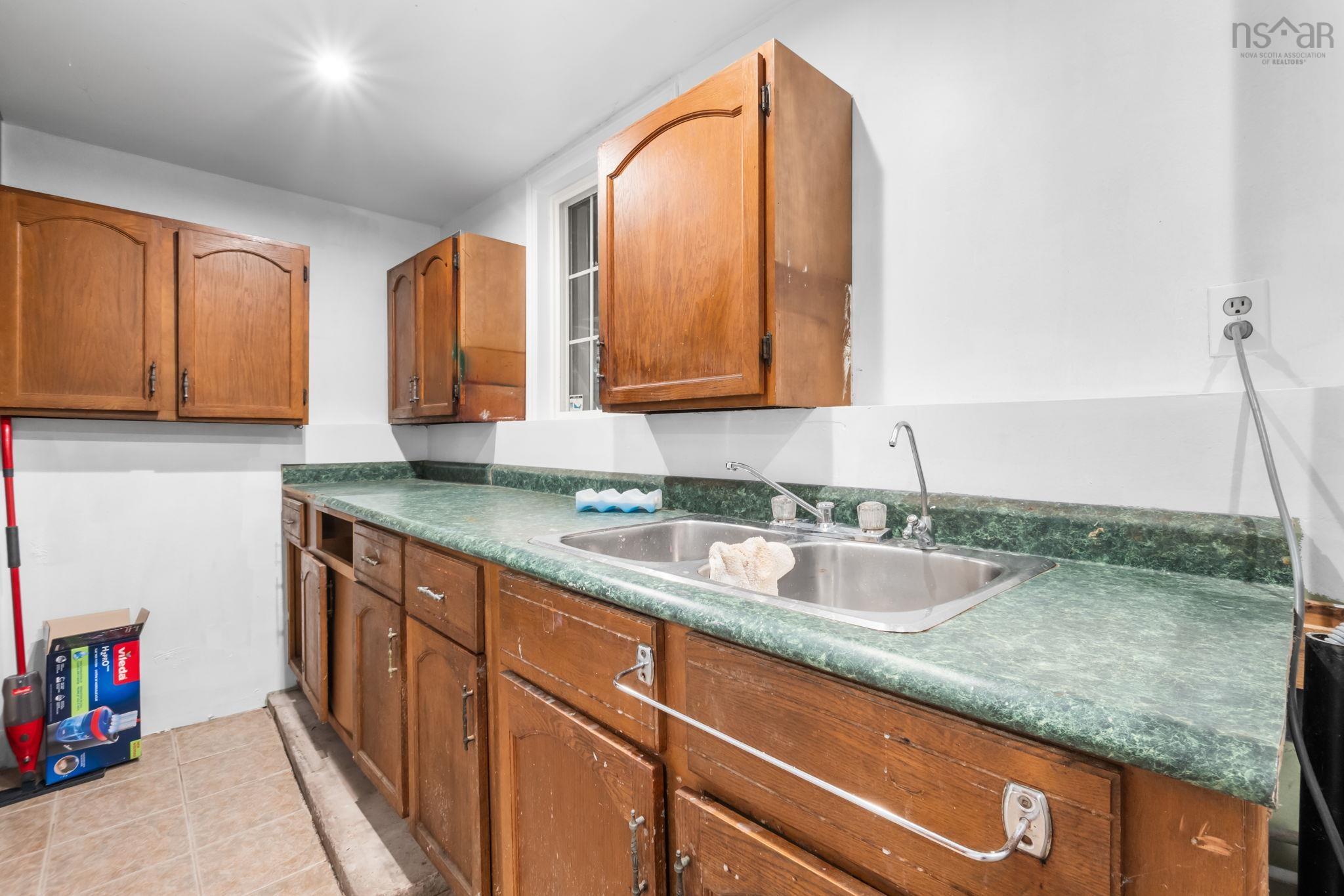$599,900.00: 42 Spring Avenue Avenue, Dartmouth
