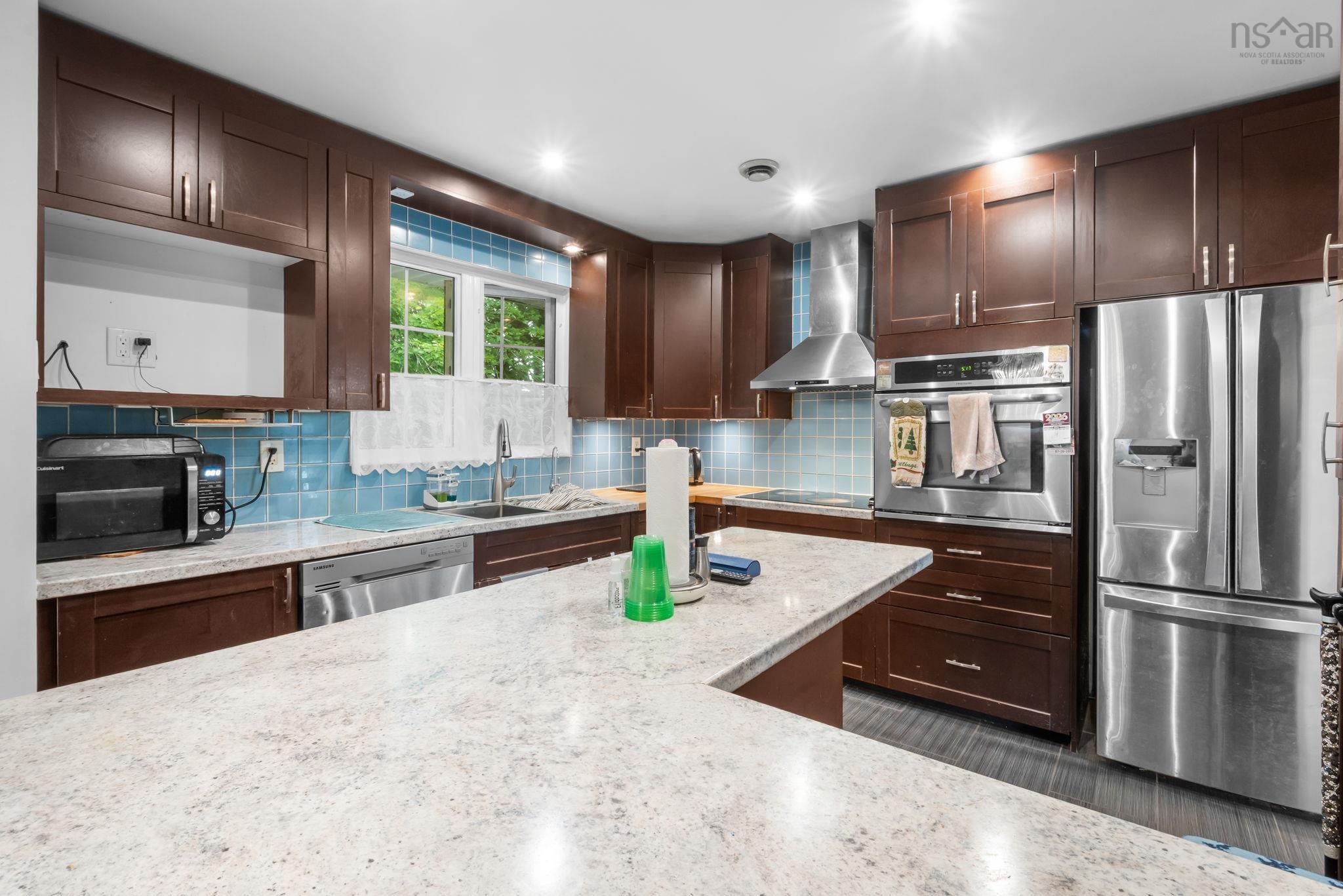 $599,900.00: 42 Spring Avenue Avenue, Dartmouth