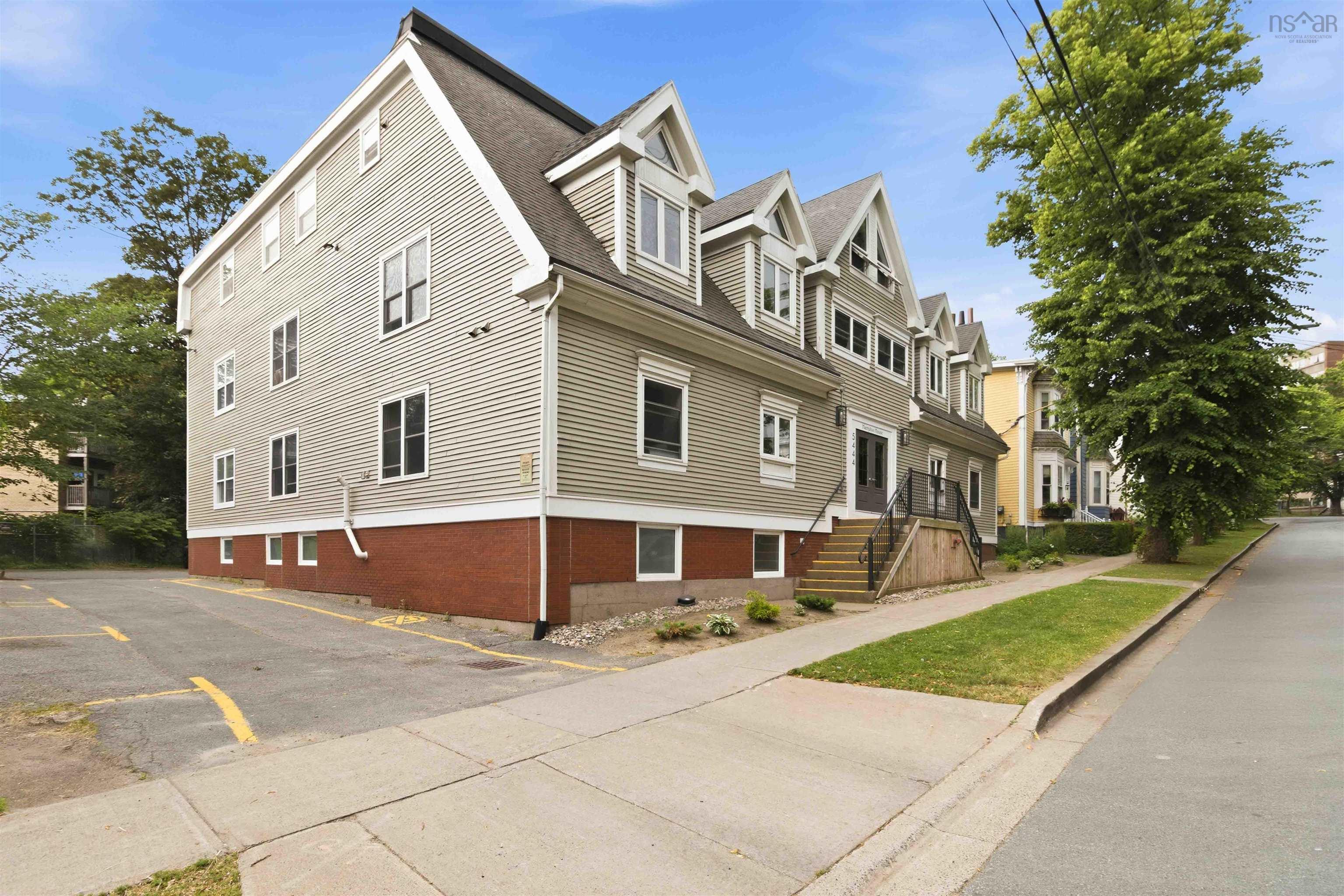 1 5444 Victoria Road, Halifax, NS (MLS 202621531)