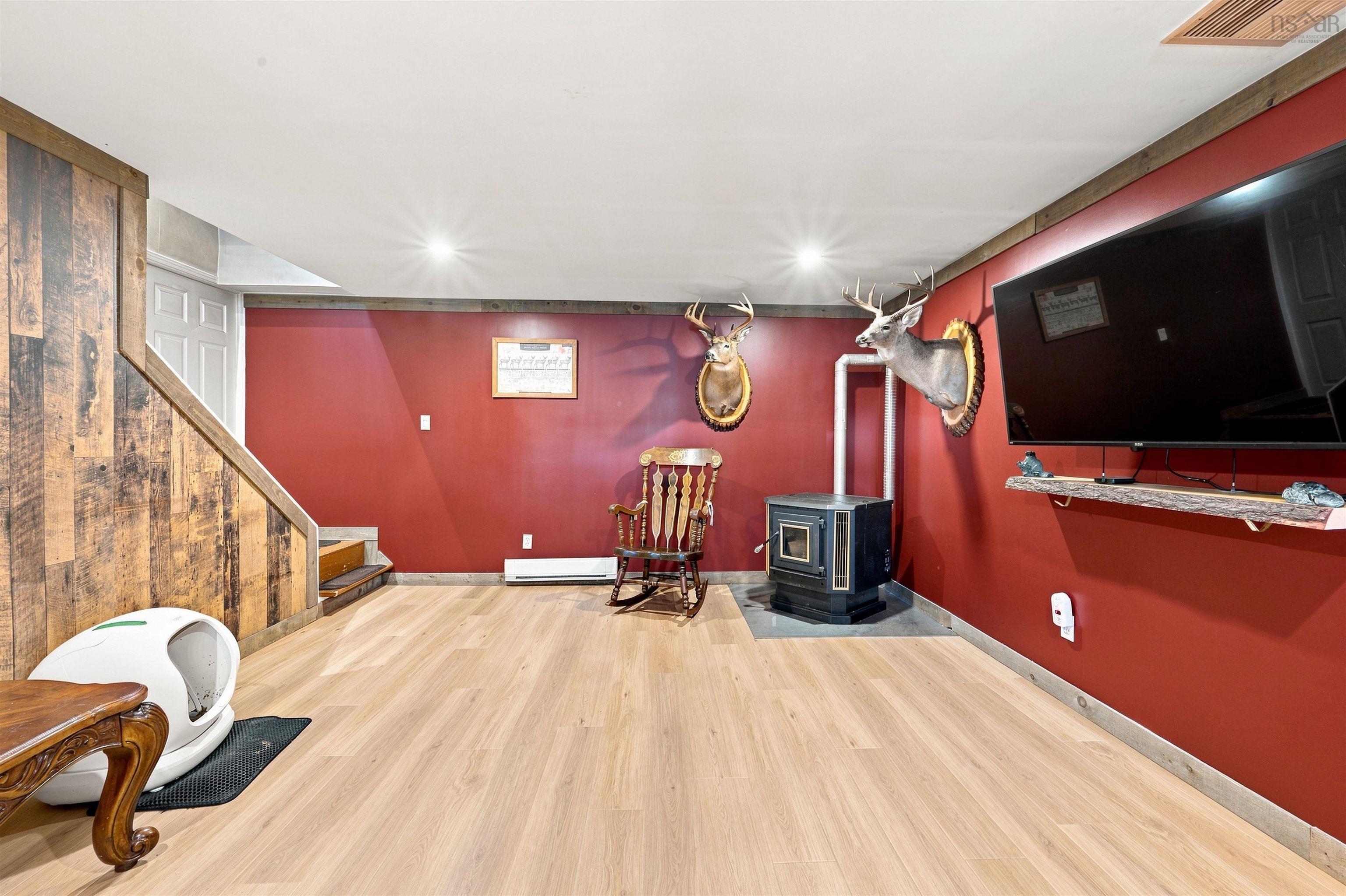 $749,900.00: 287 Highway 1, Mount Uniacke