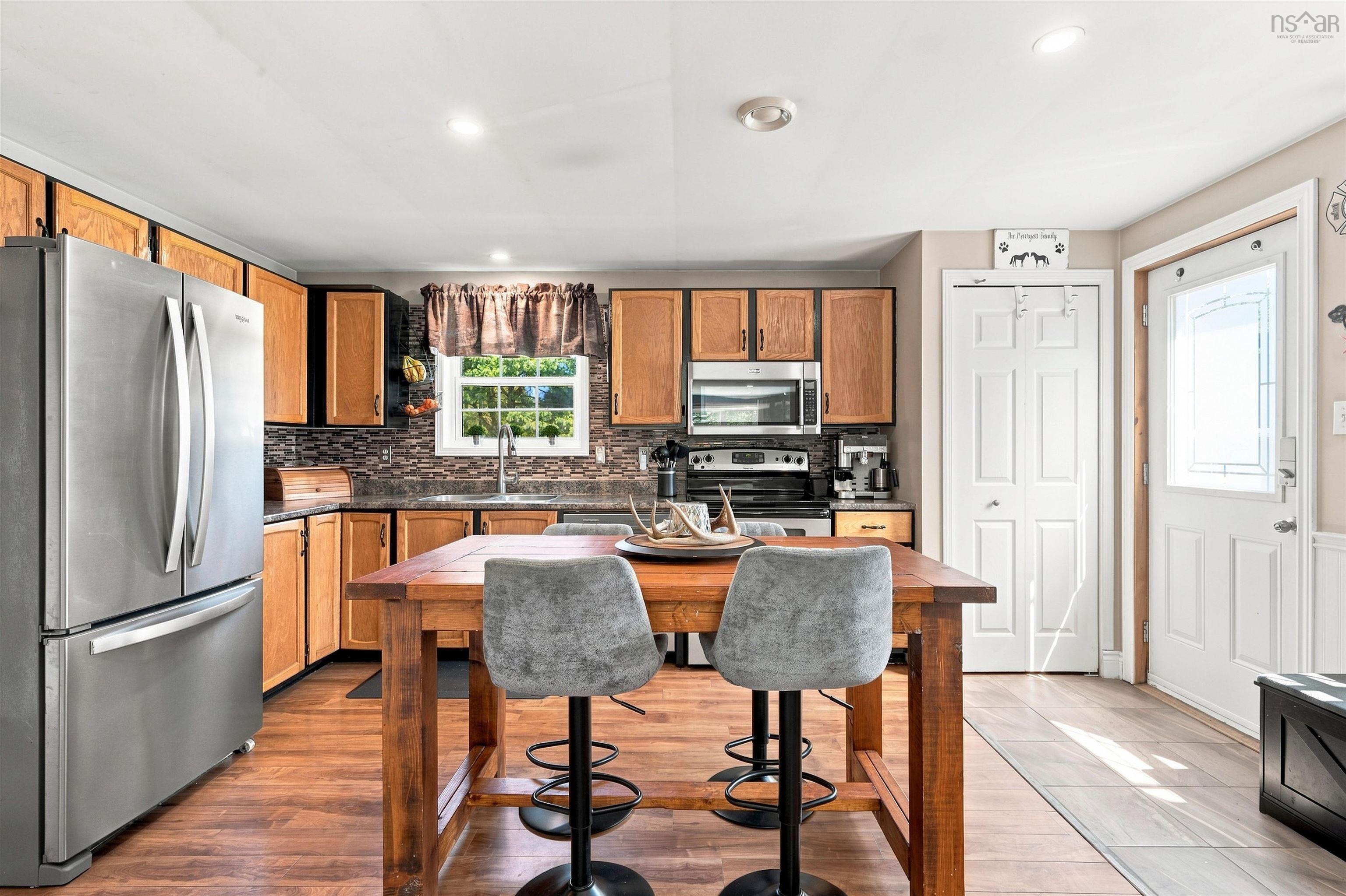 $749,900.00: 287 Highway 1, Mount Uniacke
