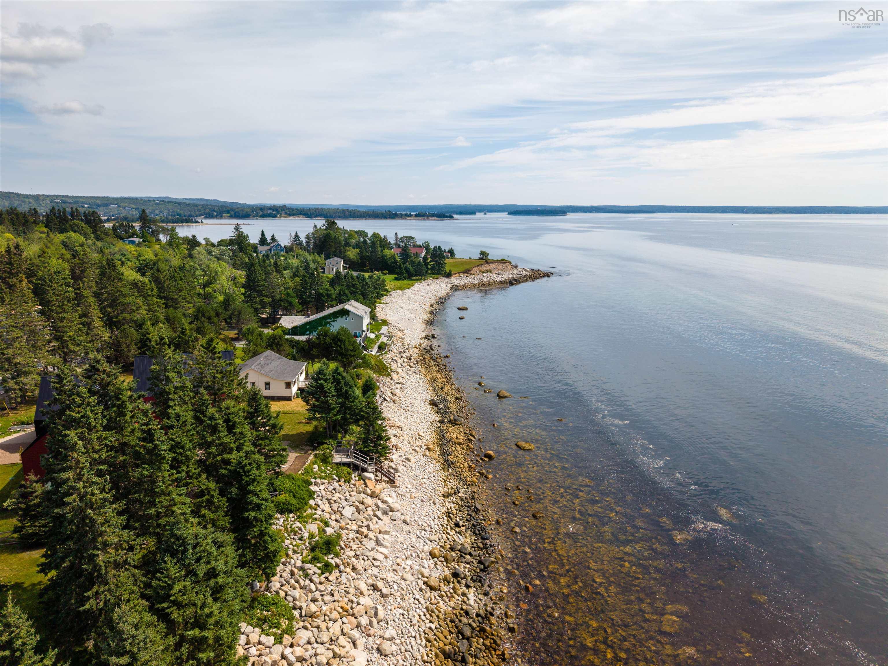 9136 St Margarets Bay Road, Queensland, NS (MLS 202621571)