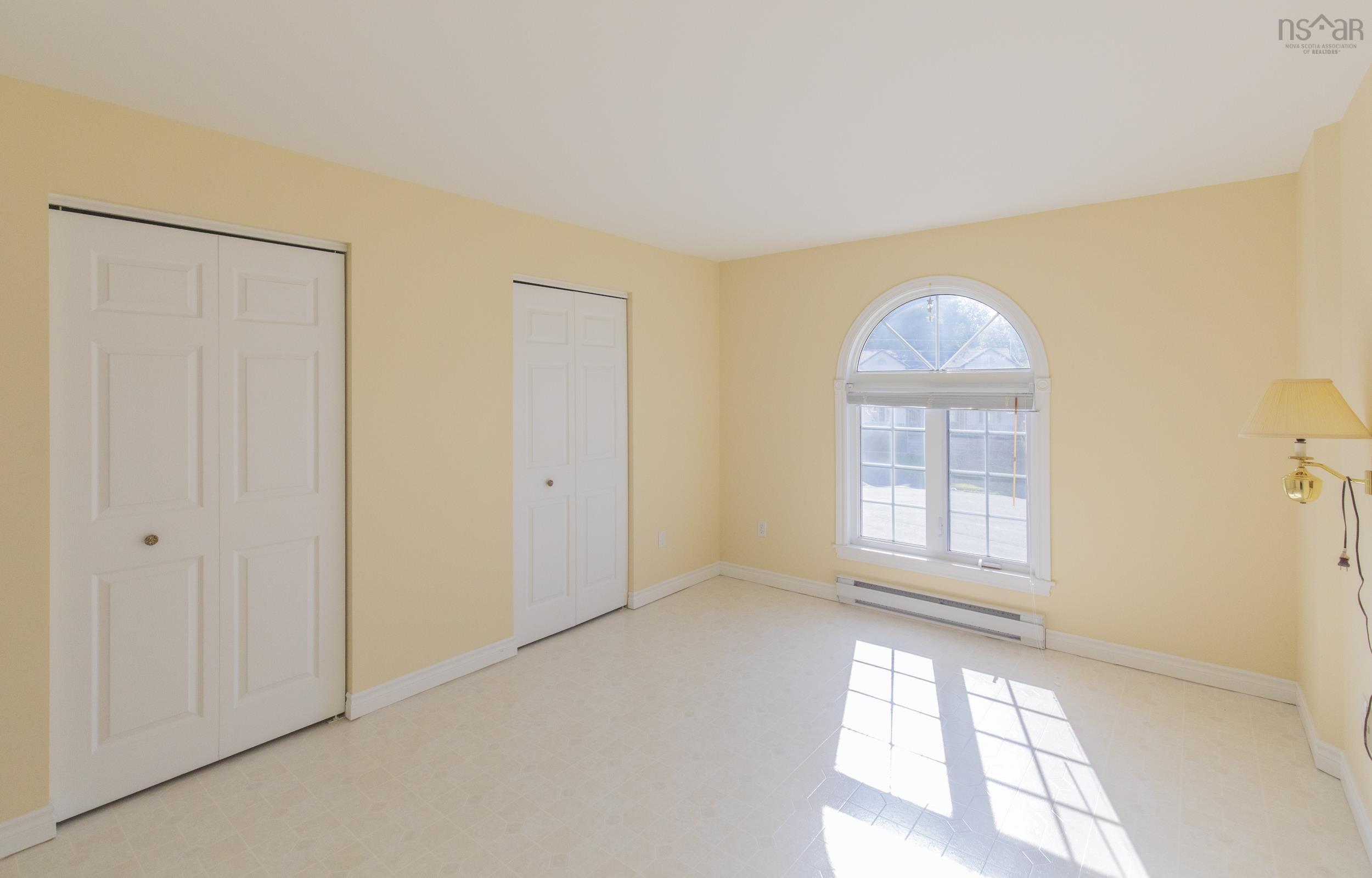 $349,900.00: 27 Willowbend Court, Bridgewater