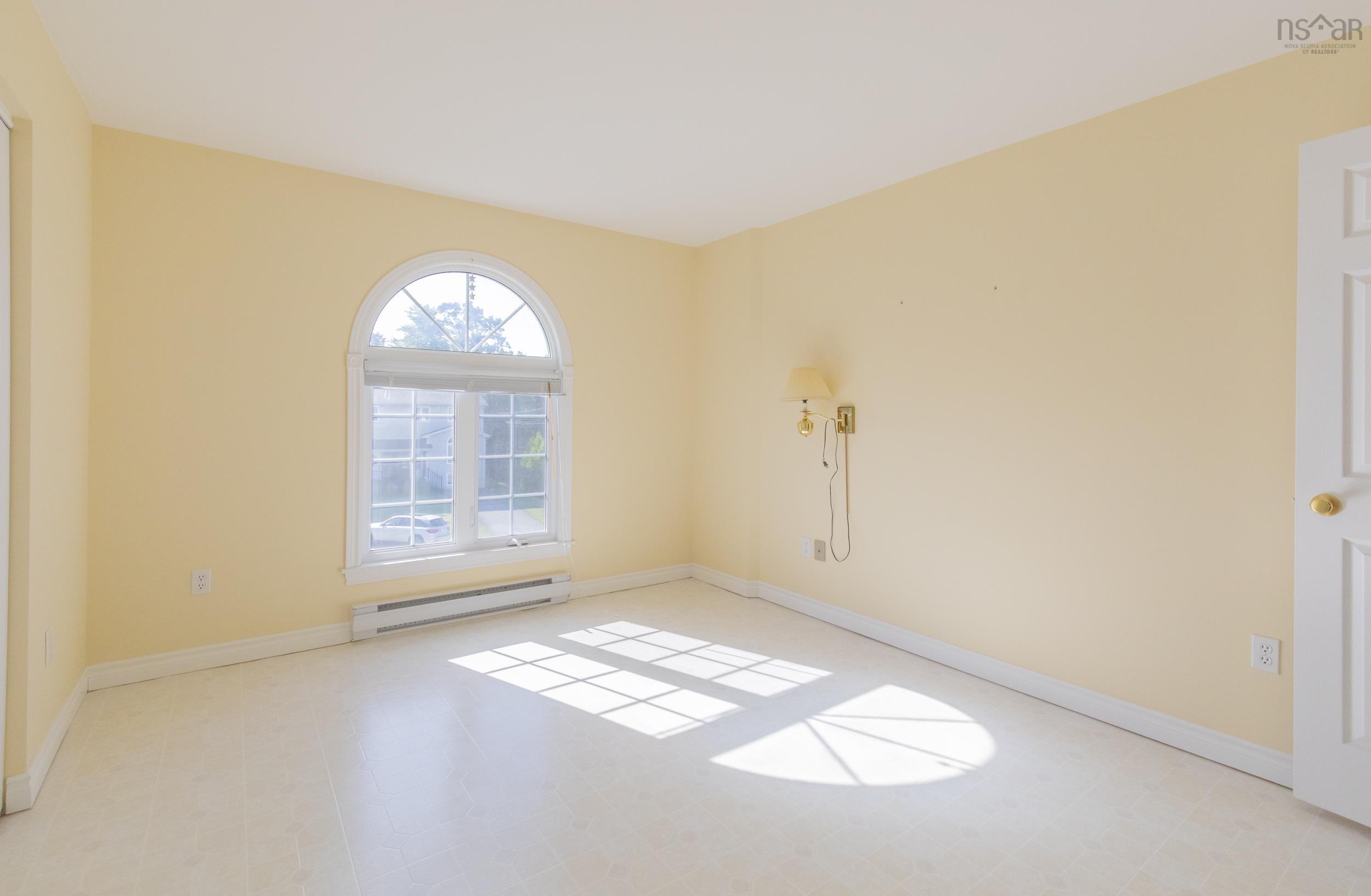$349,900.00: 27 Willowbend Court, Bridgewater