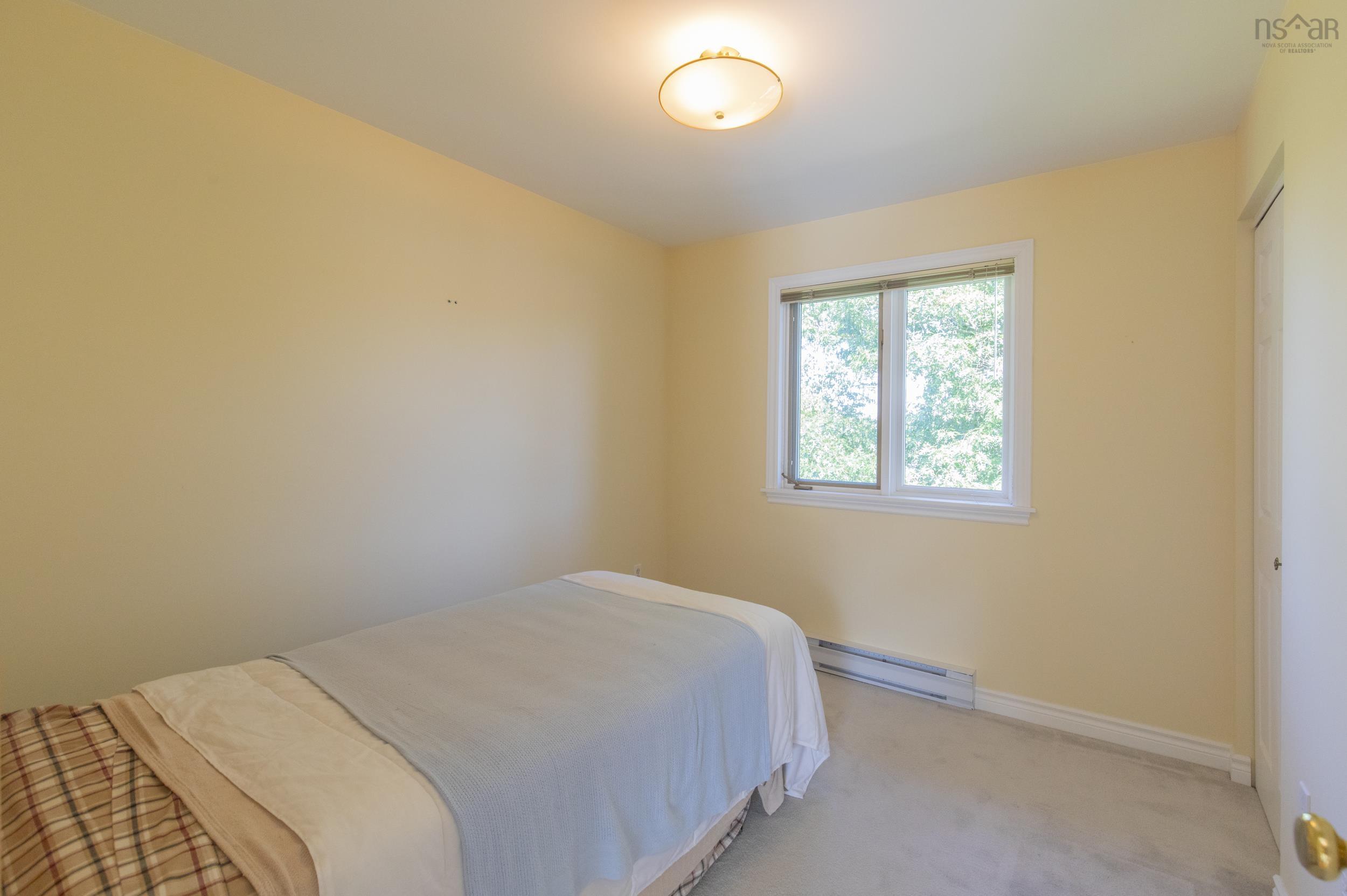 $349,900.00: 27 Willowbend Court, Bridgewater