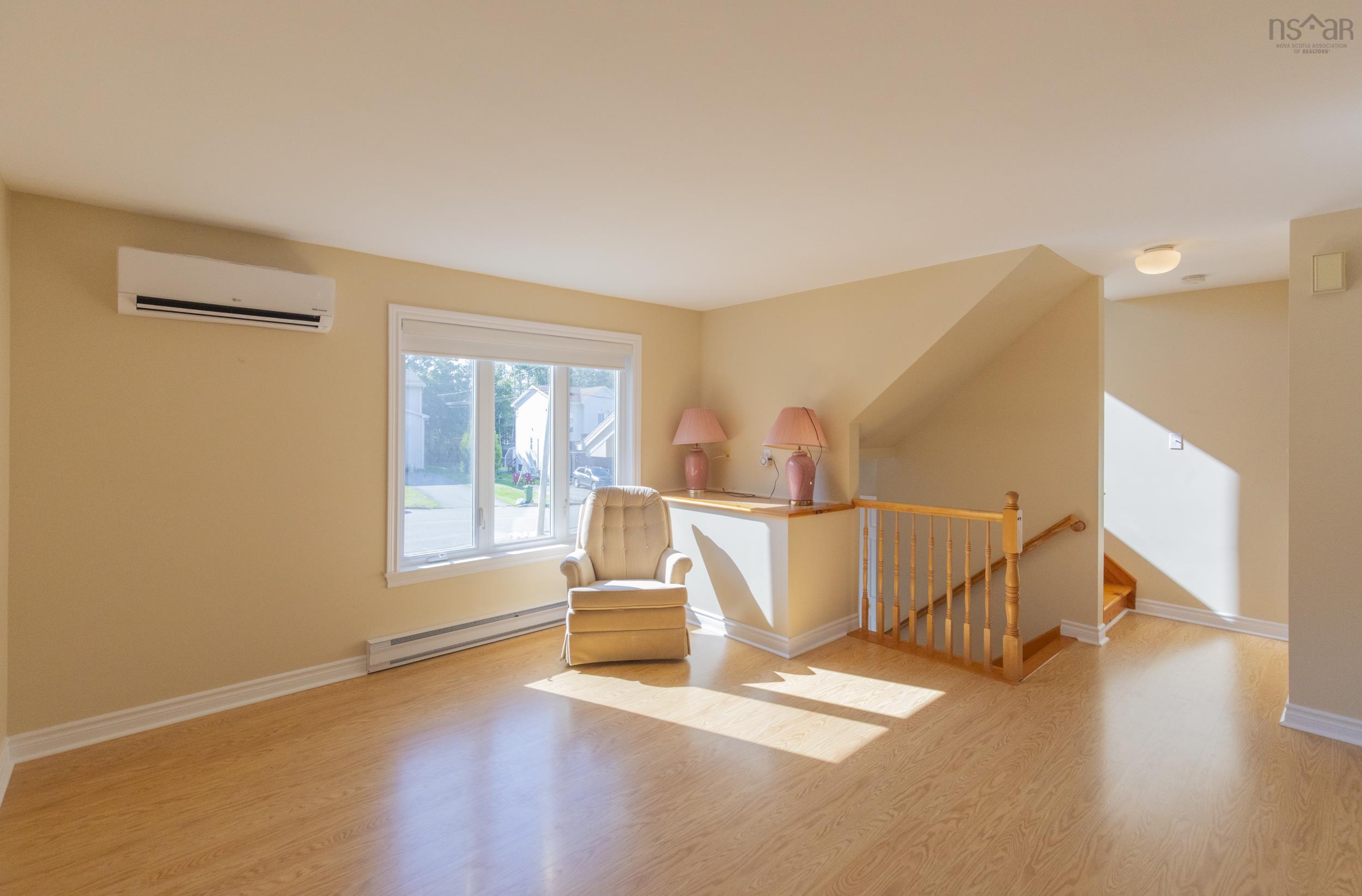 $349,900.00: 27 Willowbend Court, Bridgewater